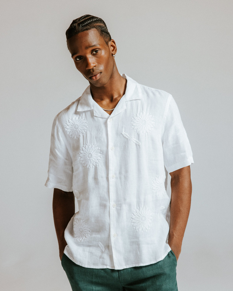 Wax London Didcot - White Flower Embroidered Short-Sleeve Shirt outlook