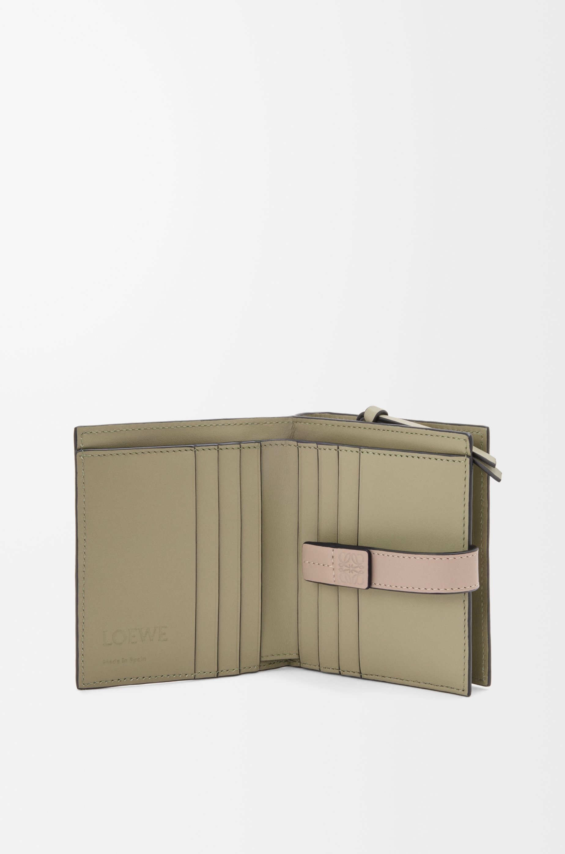 Compact zip wallet in soft grained calfskin - 2