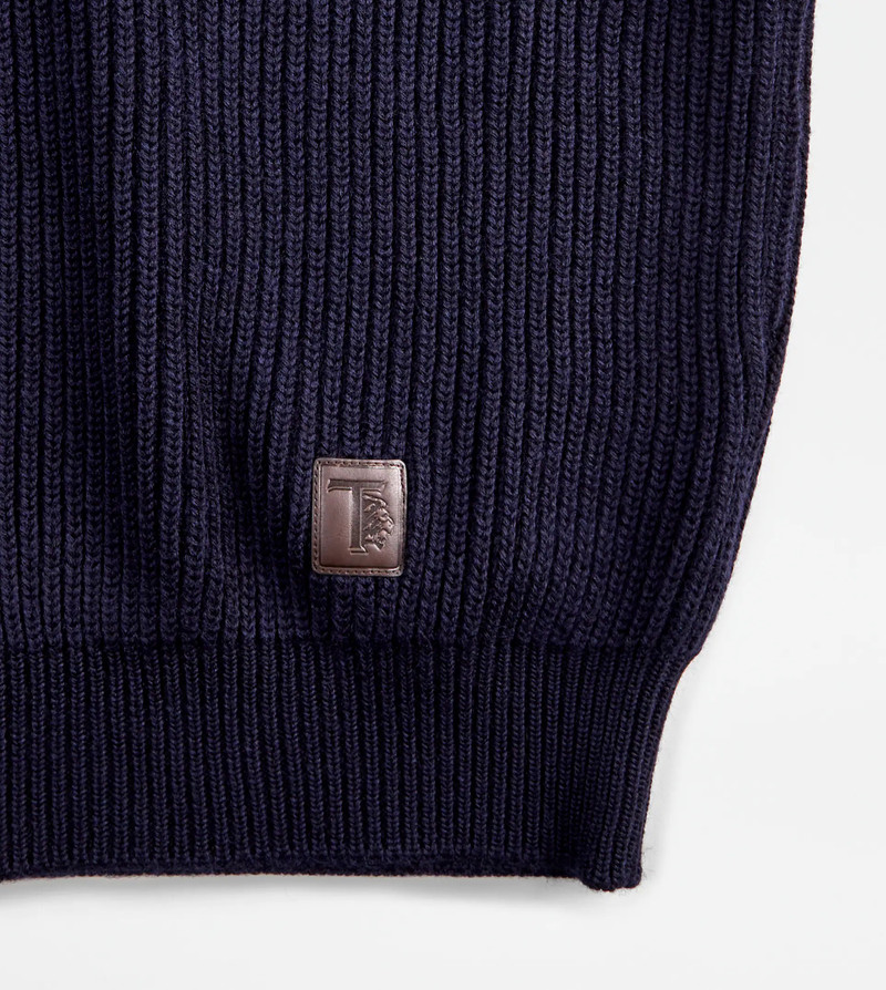 ZIPPED TURTLENECK JUMPER - BLUE 6