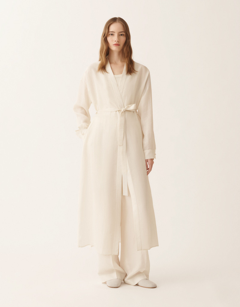 Flowy blouse in butter 3