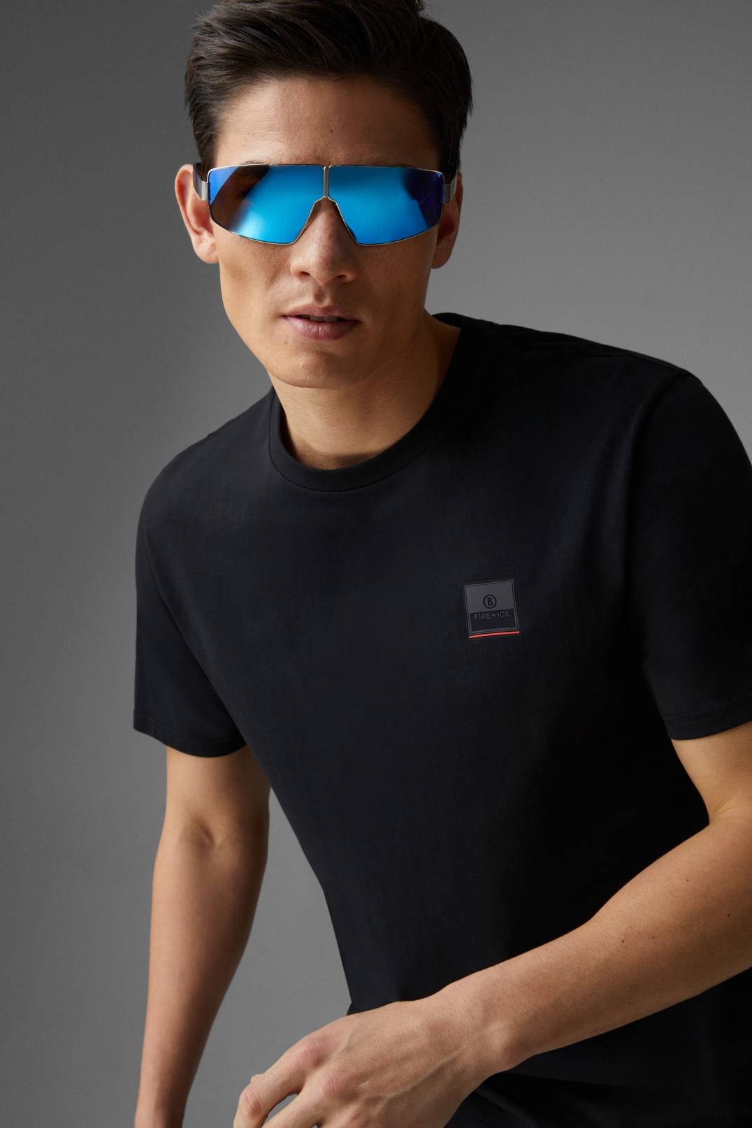 VITO T-SHIRT IN BLACK - 4