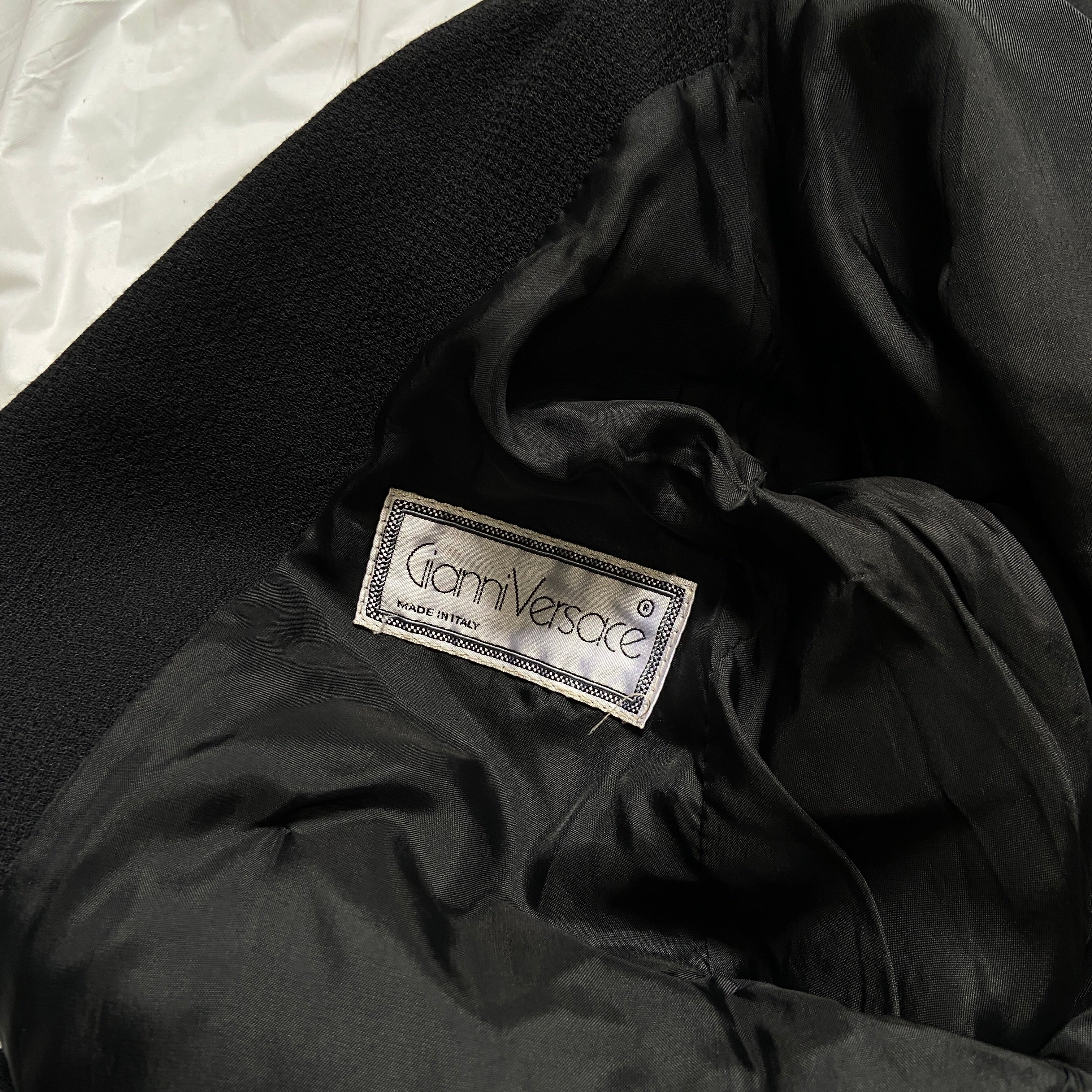 Gianni Versace 1987 fall cropped power shoulder wool silk blazer 40 - 11