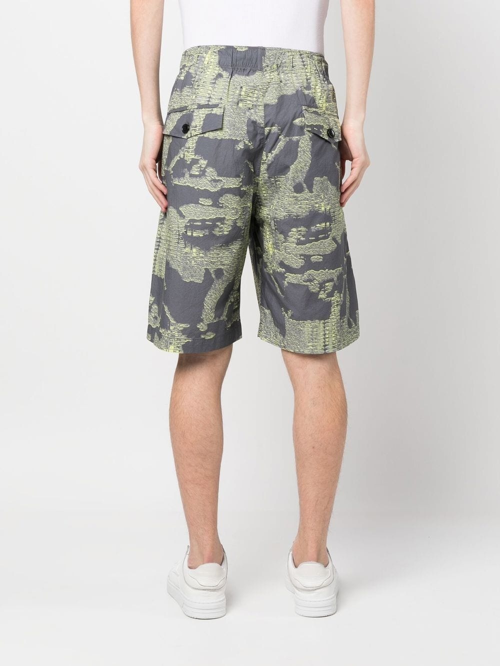 all-over graphic-print shorts - 4