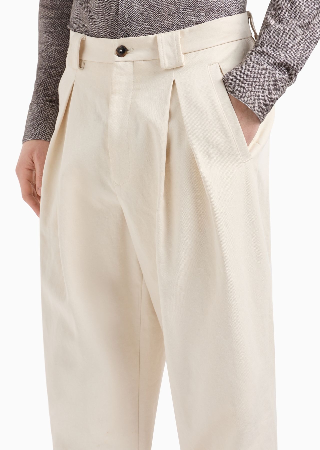 One-pleat trousers in cotton gabardine - 9