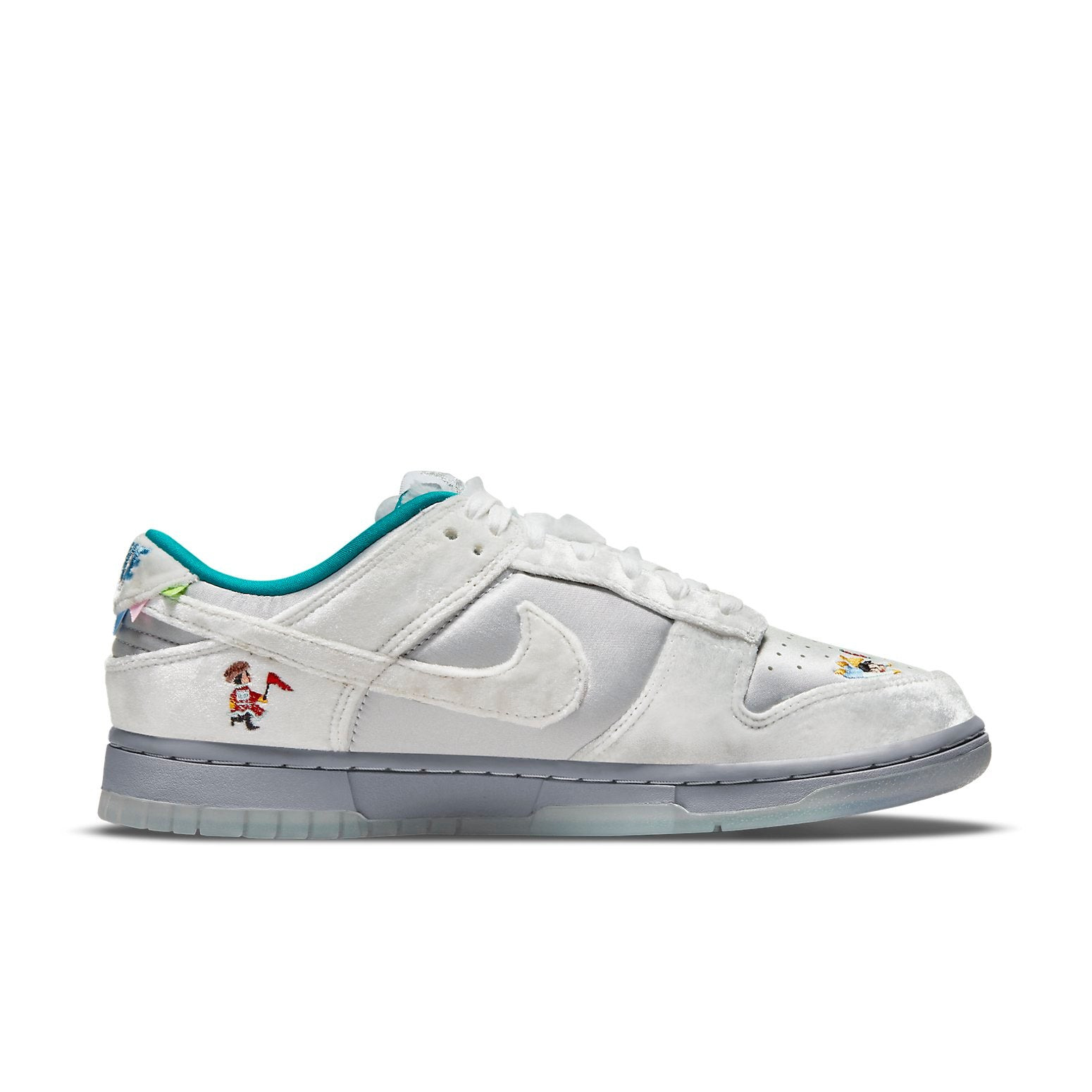 (WMNS) Nike Dunk Low 'Ice' DO2326-001 - 2