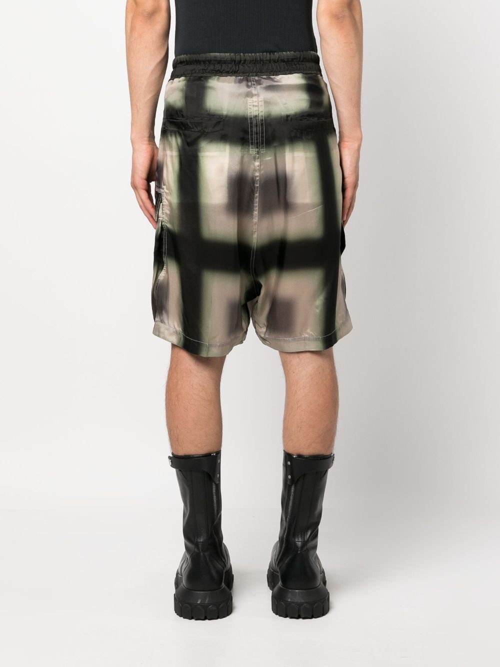 graphic-print drop-crotch shorts - 4