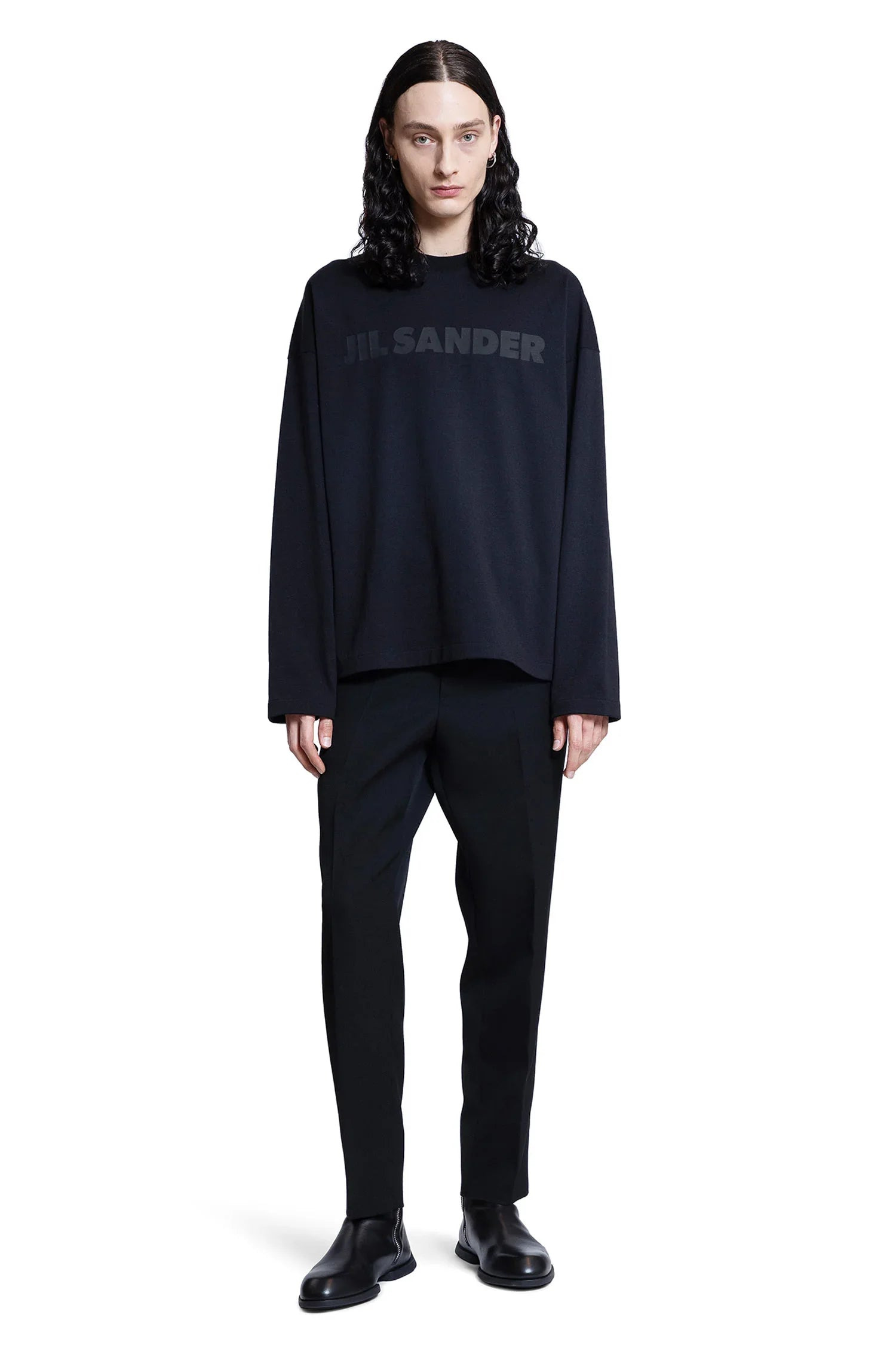 Long-Sleeve-Logo-T-Shirt - 4