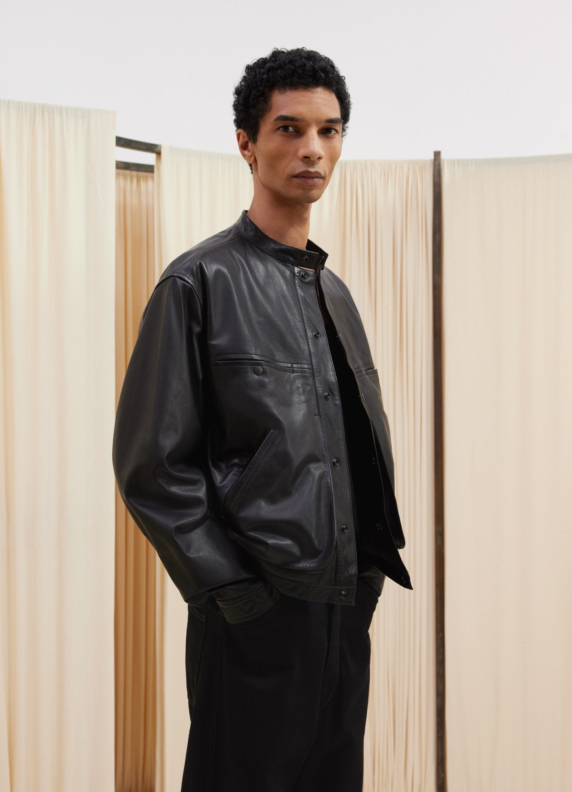 定価以下Carven |Stand collar leather blouson 再販売】Carven | Stand collar leather blouson – Venica