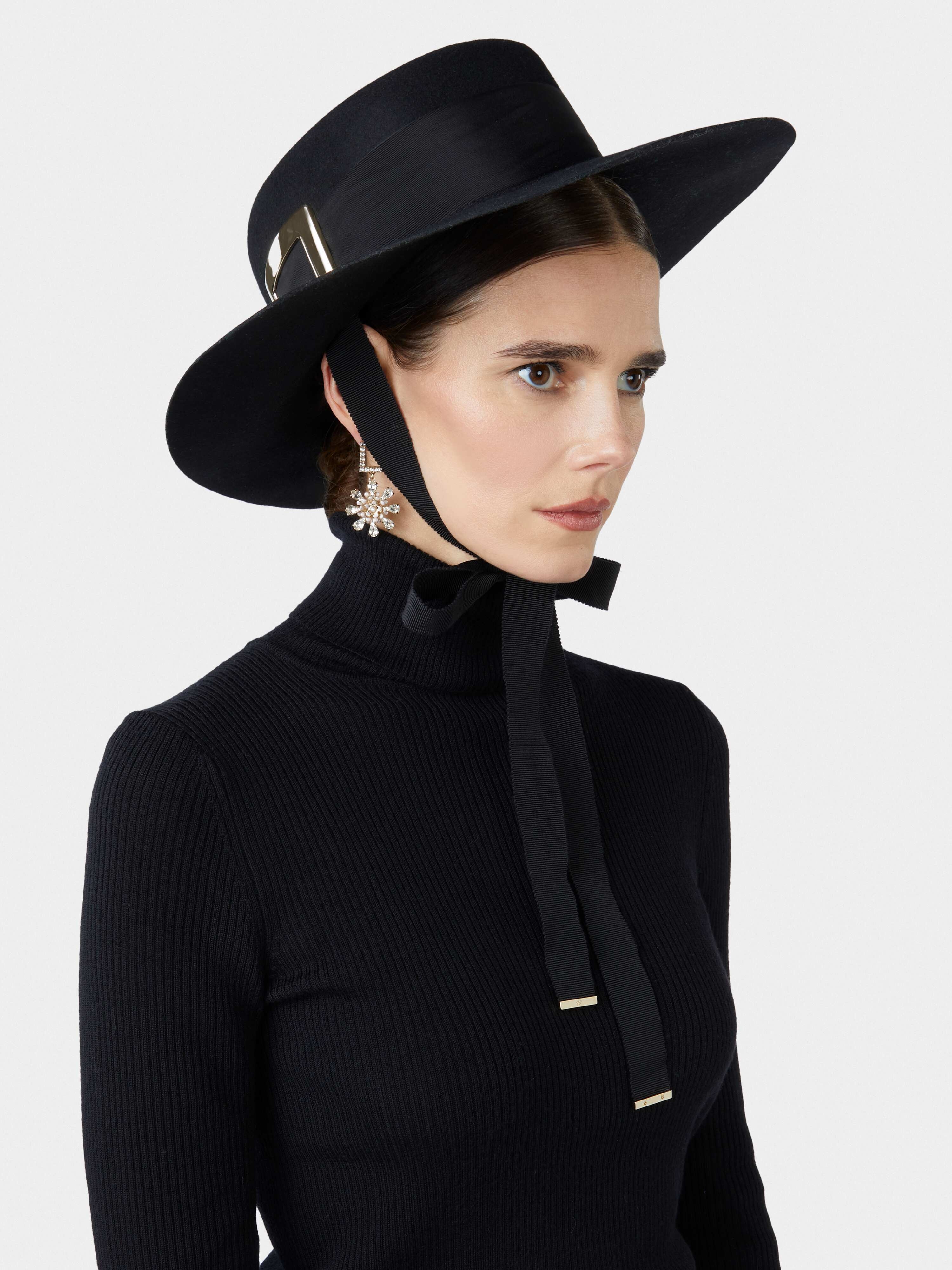 Très Vivier Metal Buckle Hat in Felt - 6
