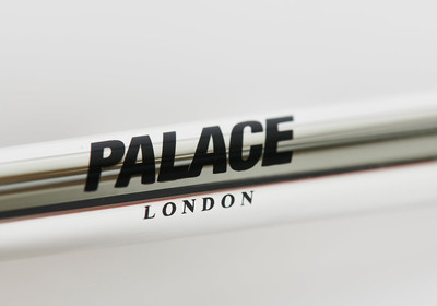PALACE PALACE BIC 4 COLOUR PEN SILVER / WHITE outlook
