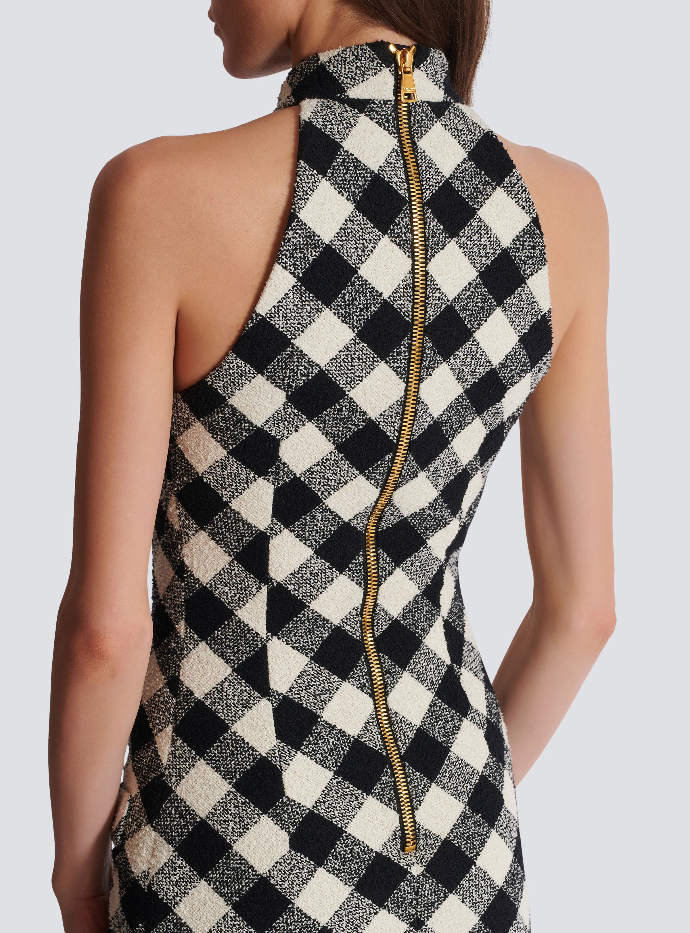 Short tweed dress with buttons - 6
