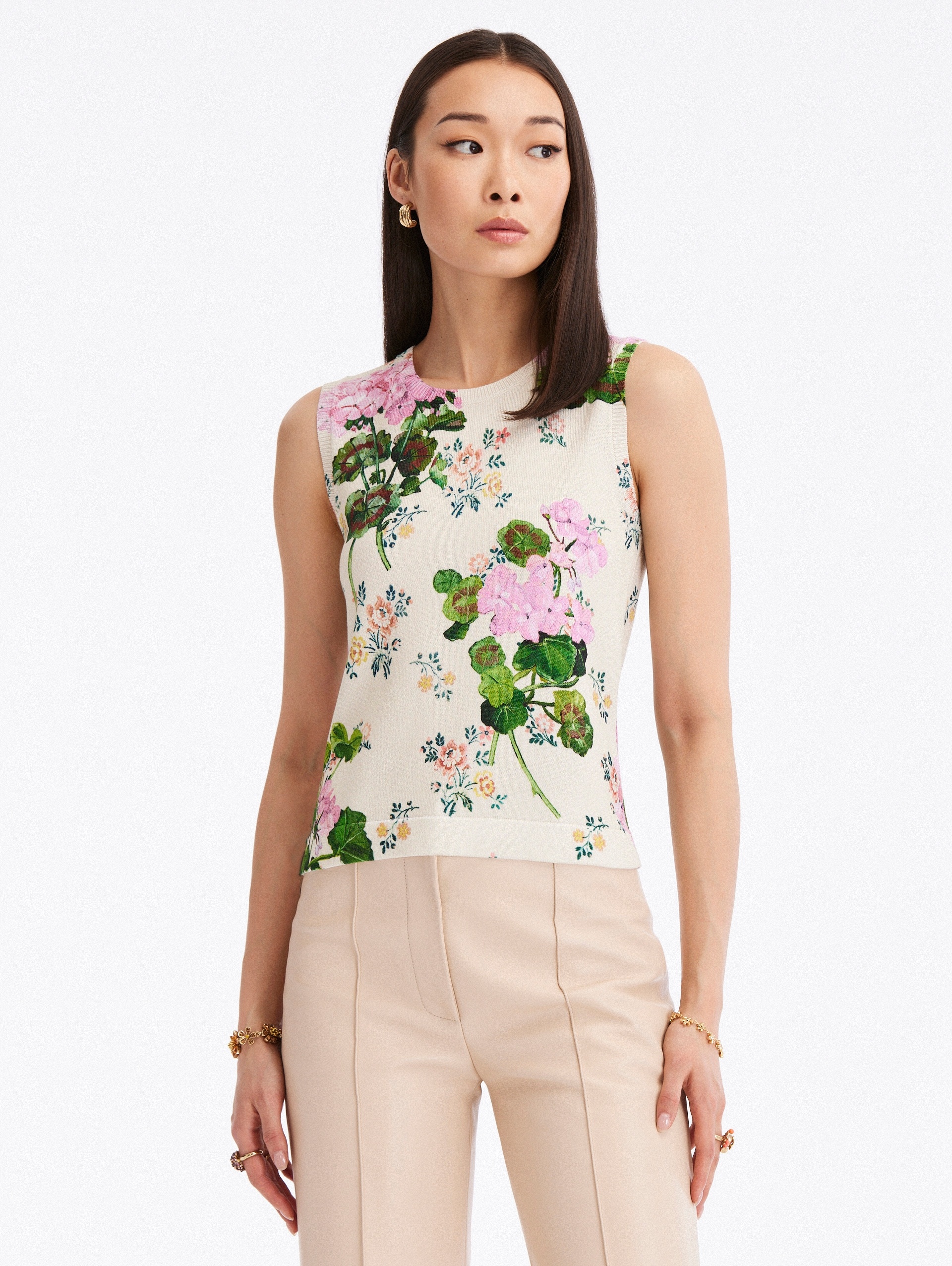 GERANIUM WALL PAPER PRINTED TANK - 1