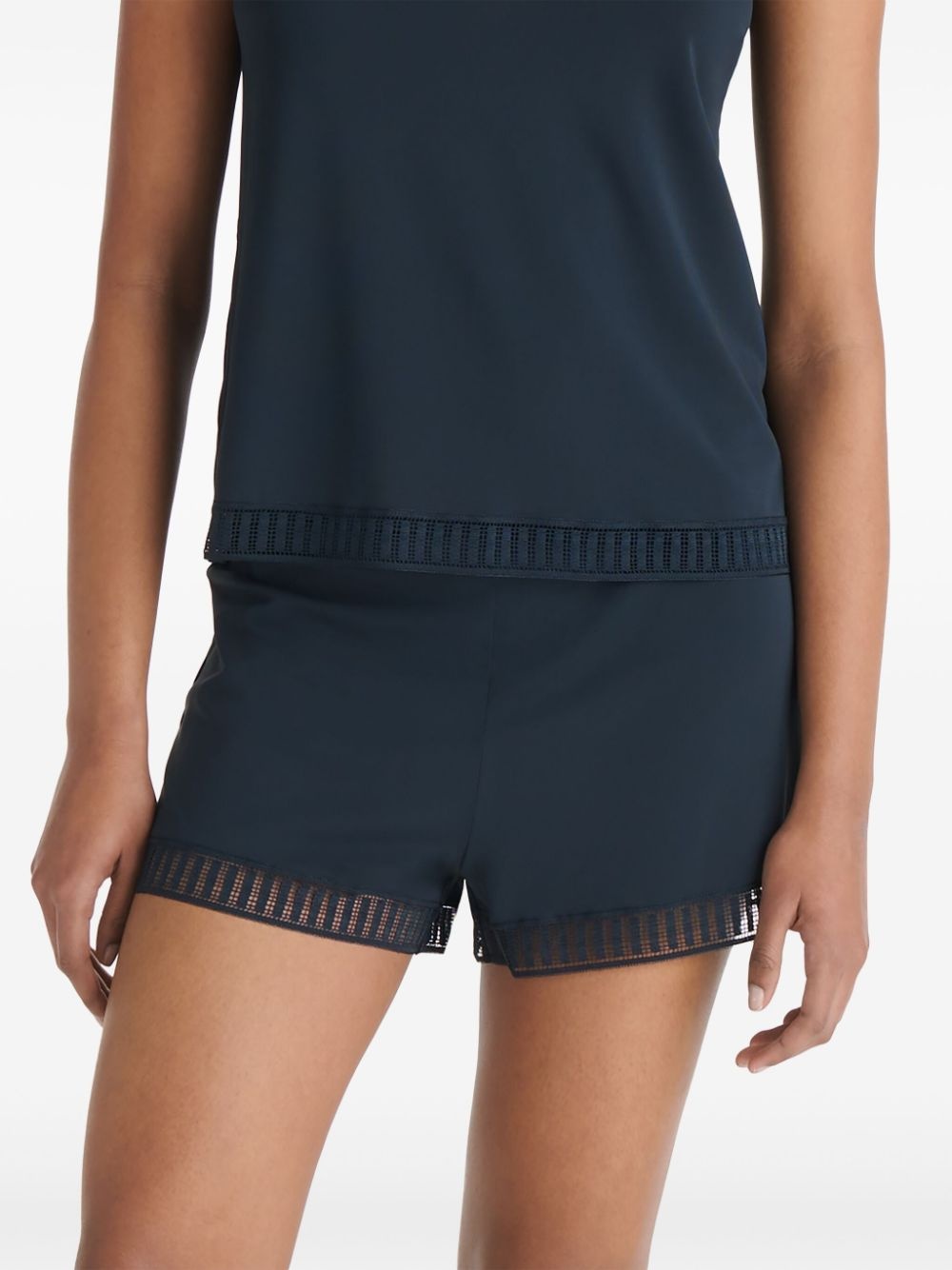 Sylvie Graphic lace-trim short - 6