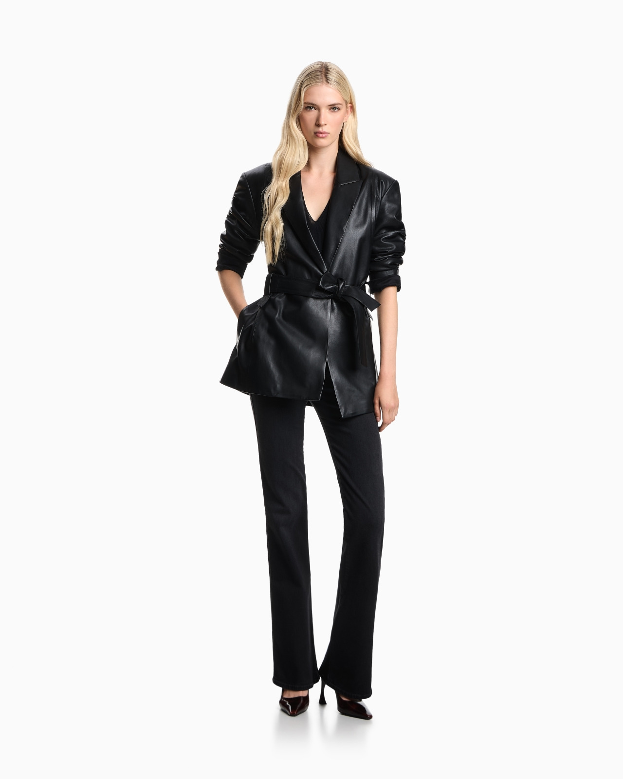 J47 MID-HIGH RISE JEANS WITH A FLARED LEG IN A WORN-LOOK STRETCH DENIM - 2