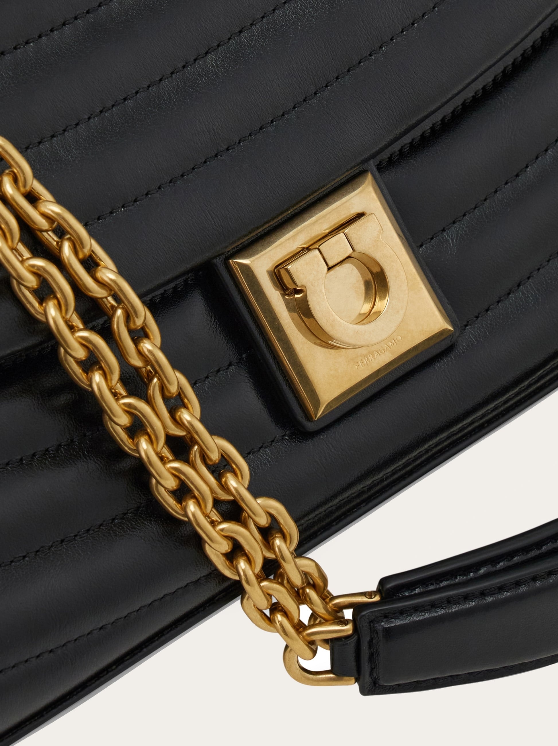 Quilted shoulder bag (M) - 7
