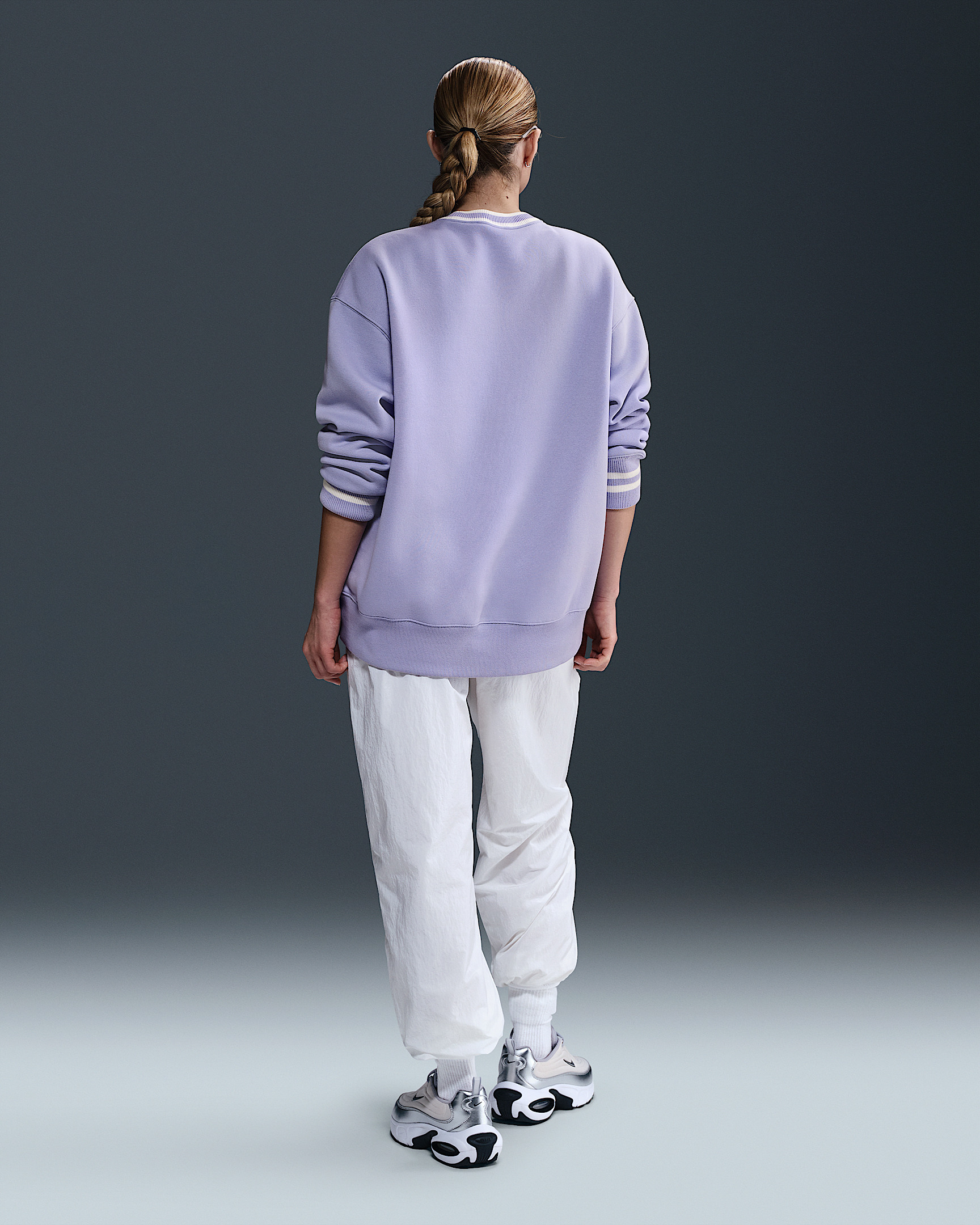 Nike Sportswear Phoenix Fleece Women's Oversized Graphic Crew-Neck Sweatshirt - 5
