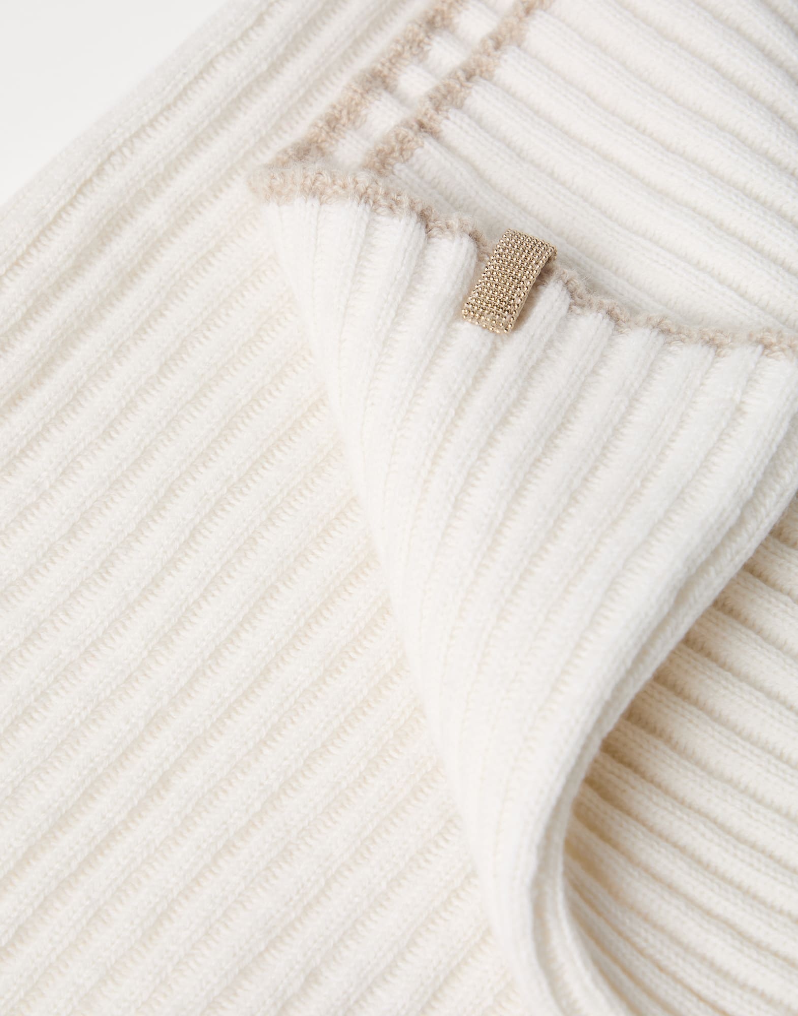 Cashmere rib knit neck warmer with monili 2