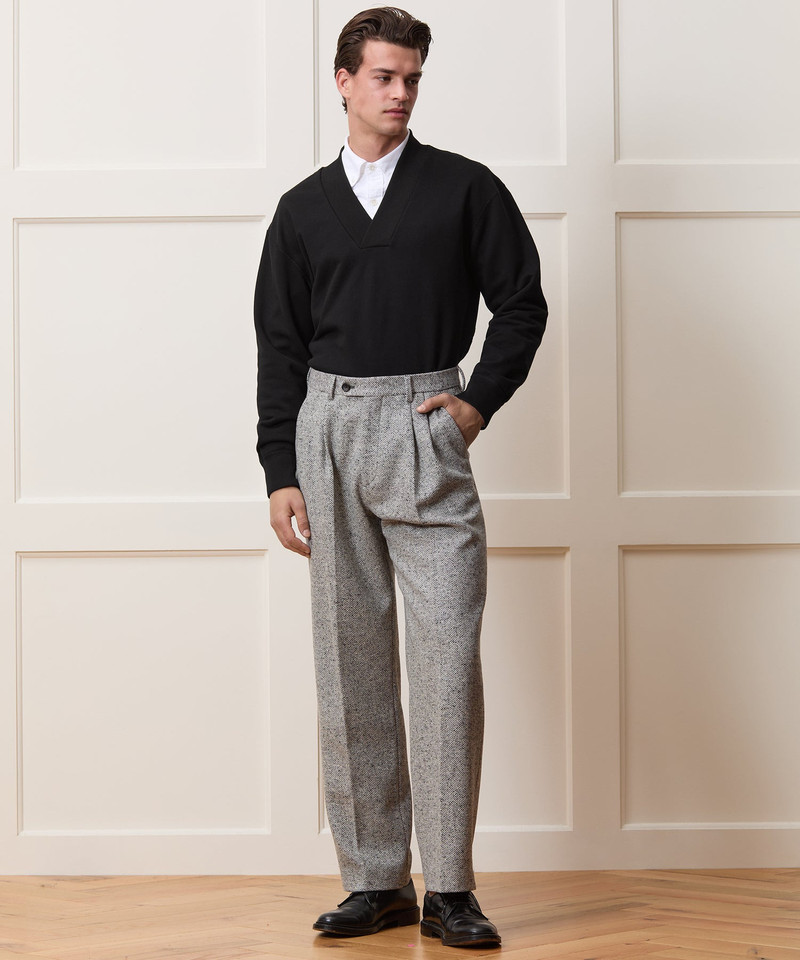 Soho V-Neck Sweatshirt 3