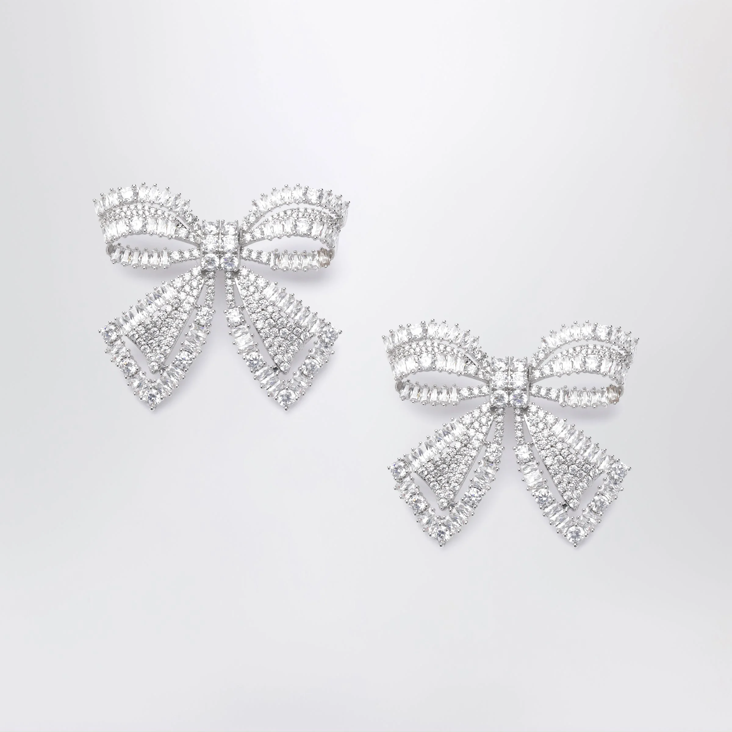 Crystal bow earrings in silver-plated brass - 1