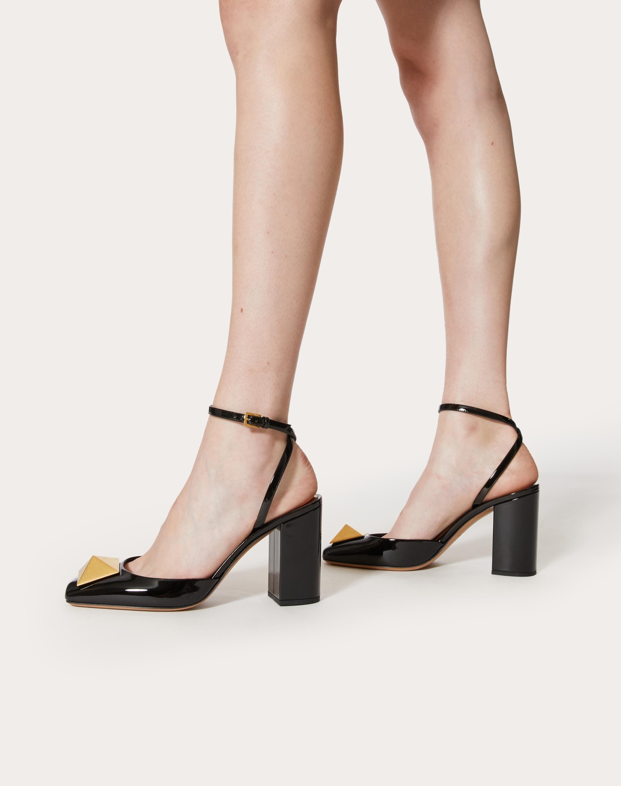 VALENTINO＞＞ワンスタッド オープントゥ フラットミュール 0400021177853?wid=600&hei=800&