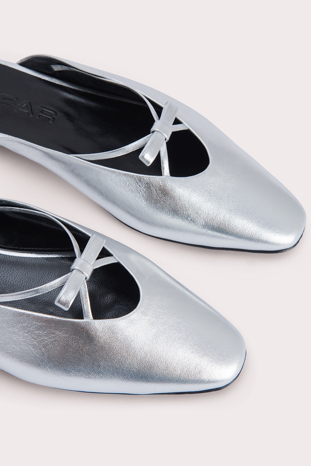 Finn Silver Metallic Leather - 3