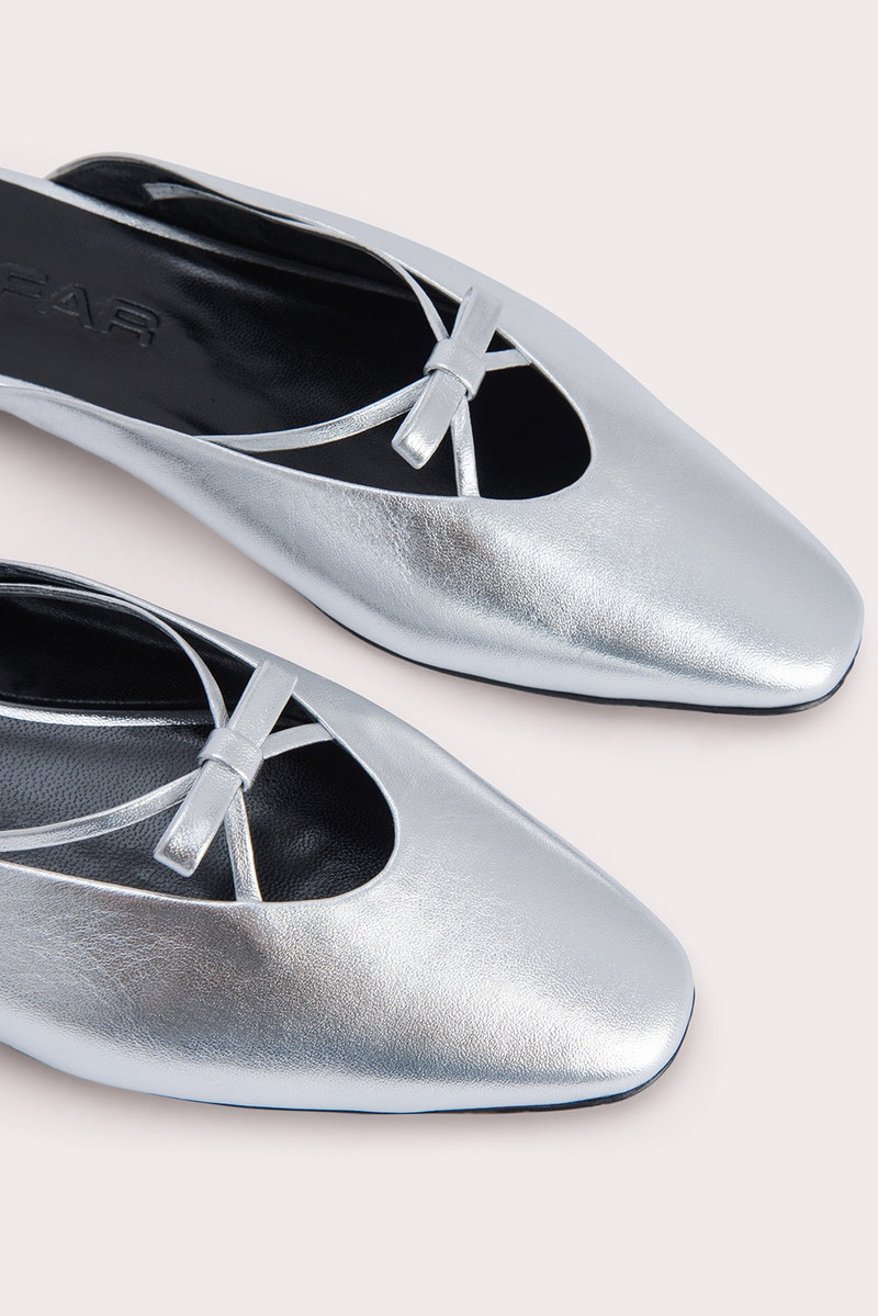 Finn Silver Metallic Leather 3