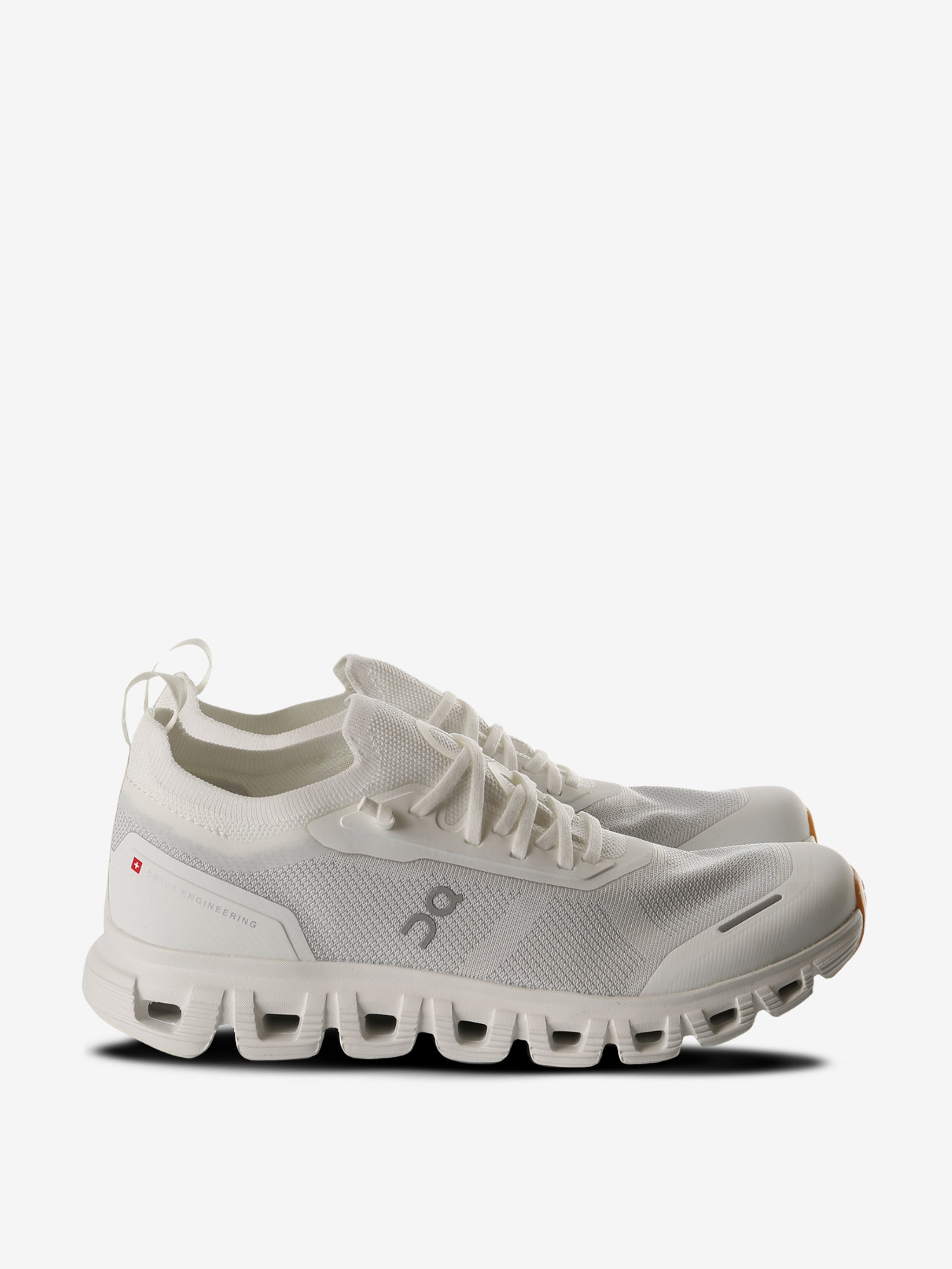 ON RUNNING - Women Cloud 6 Versa Sneakers - 1
