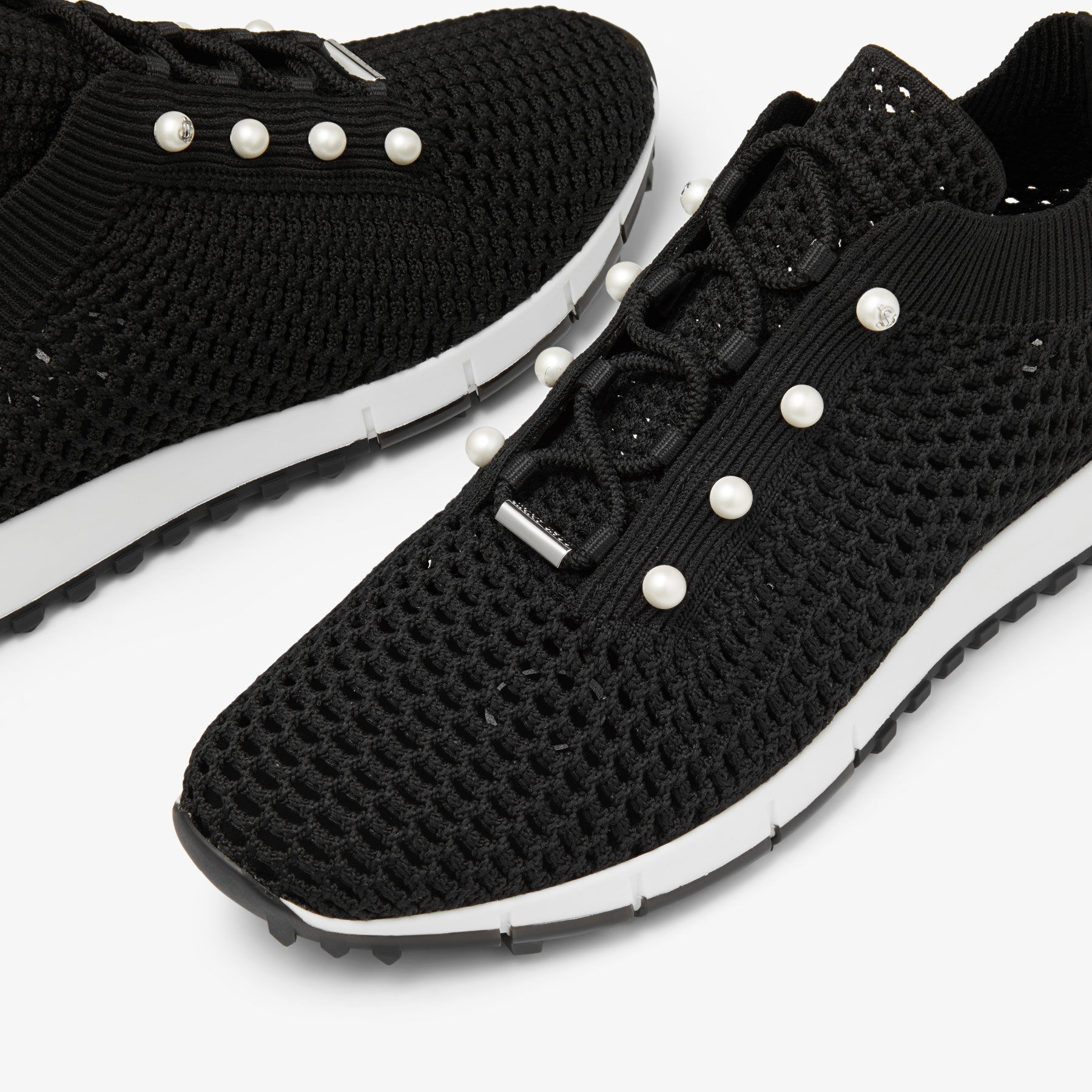 Veles
Black Crochet Knit Low-Top Trainers with Pearls - 3