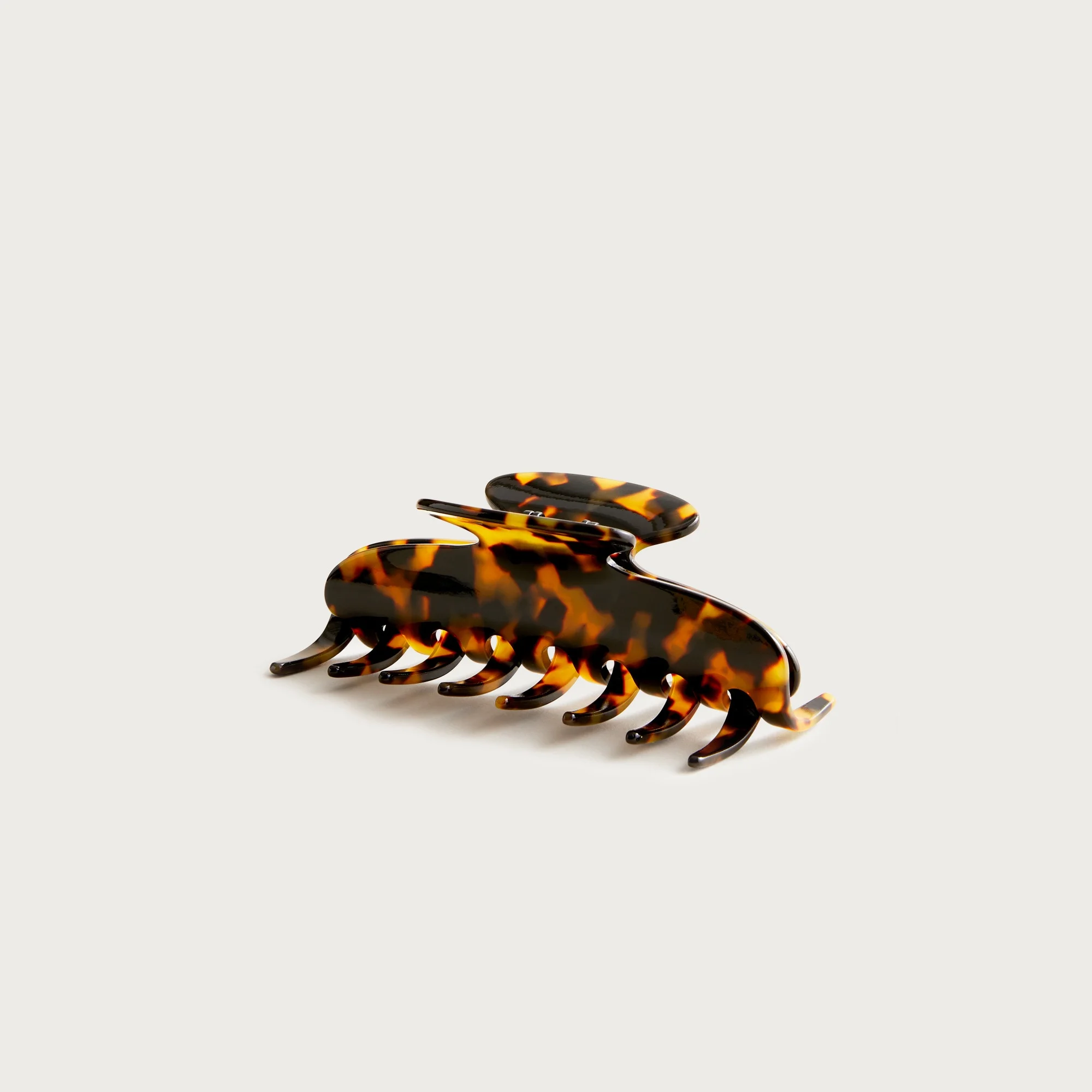 Large claw hair clip in tortoise - 1