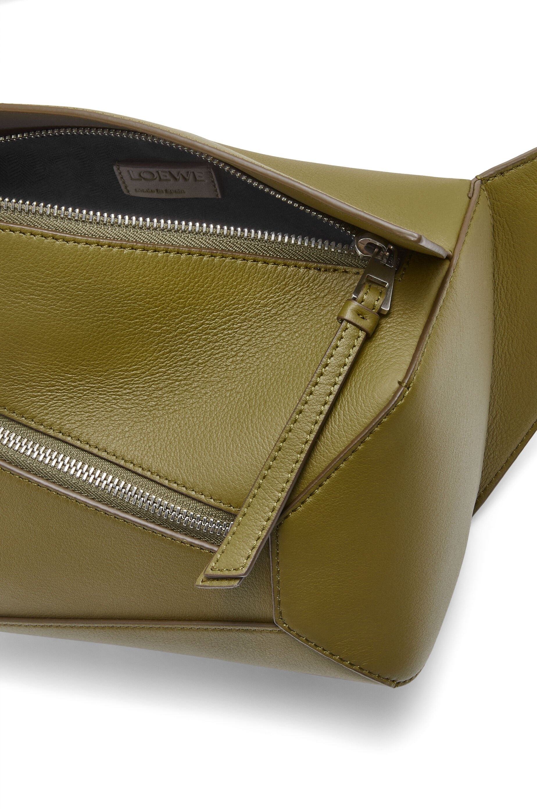 Small Puzzle bumbag in classic calfskin - 5