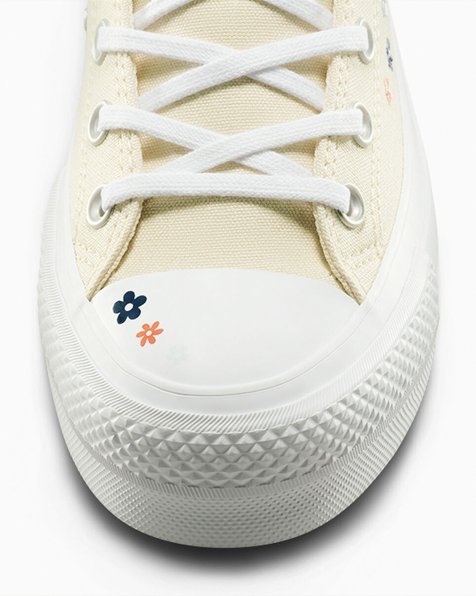 Chuck Taylor All Star Lift Platform Petite Petals - 10
