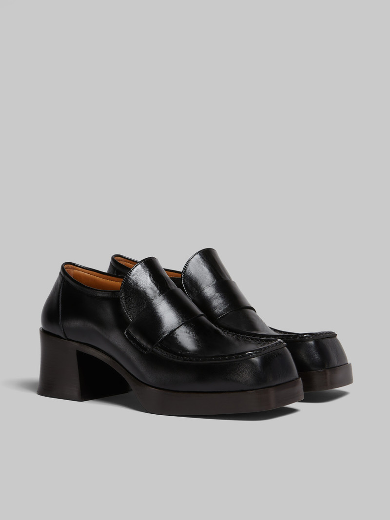 BLACK LEATHER HEELED LOAFER 2