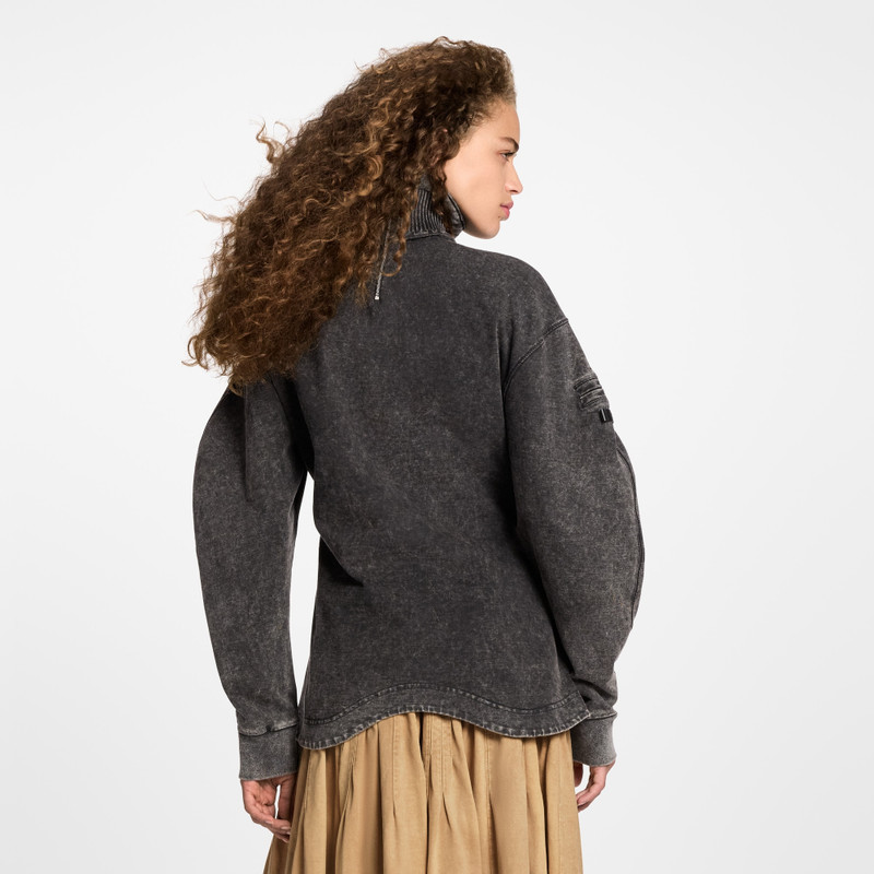 Curve Hem Sweater 7