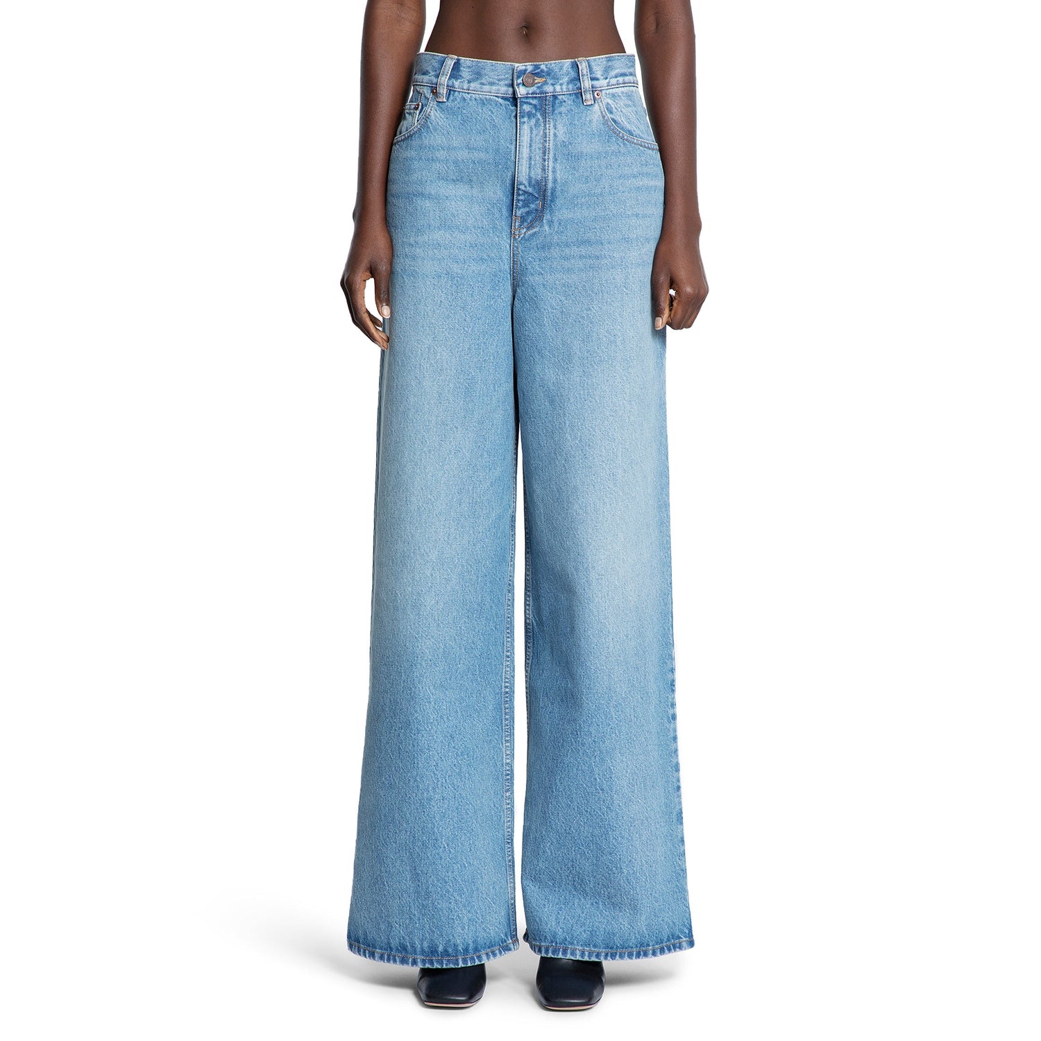 High-Rise-Wide-Leg-Jeans-In-Light-Wash-Denim - 7