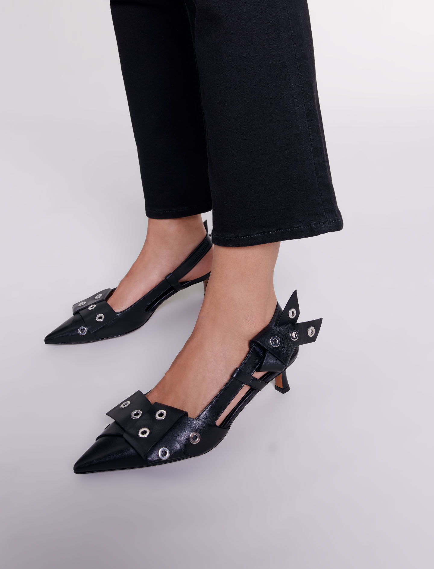 Pointed pumps with bow detail - 7