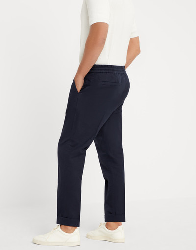 Brunello Cucinelli Garment-dyed leisure fit trousers in twisted linen and cotton gabardine with drawstring and pleat outlook