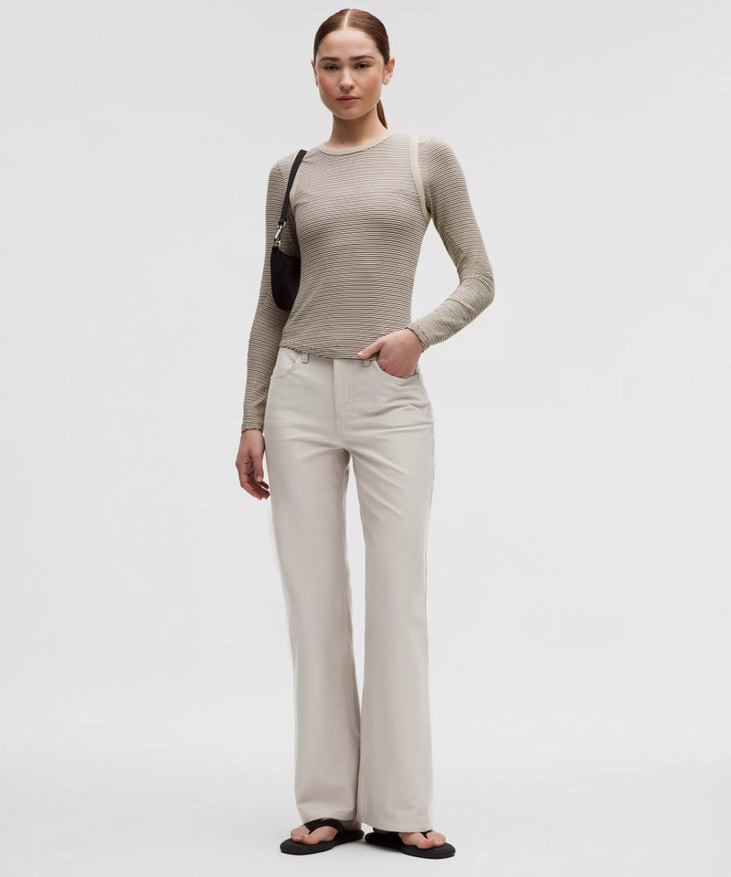 EasyFive High-Rise Subtle-Flare Pant *Short 1