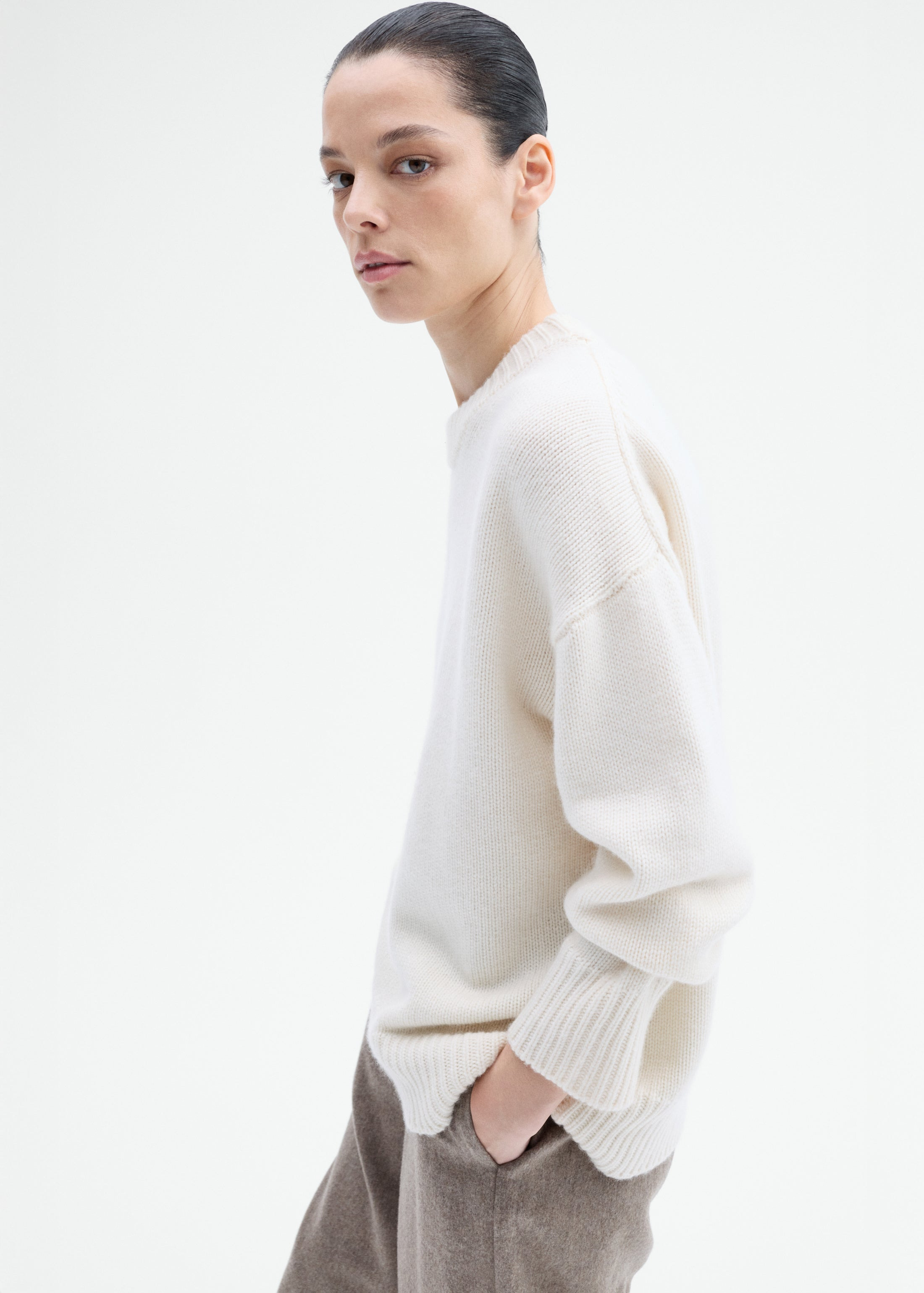 Boyfriend Crew Sweater in Wool Cashmere - 3