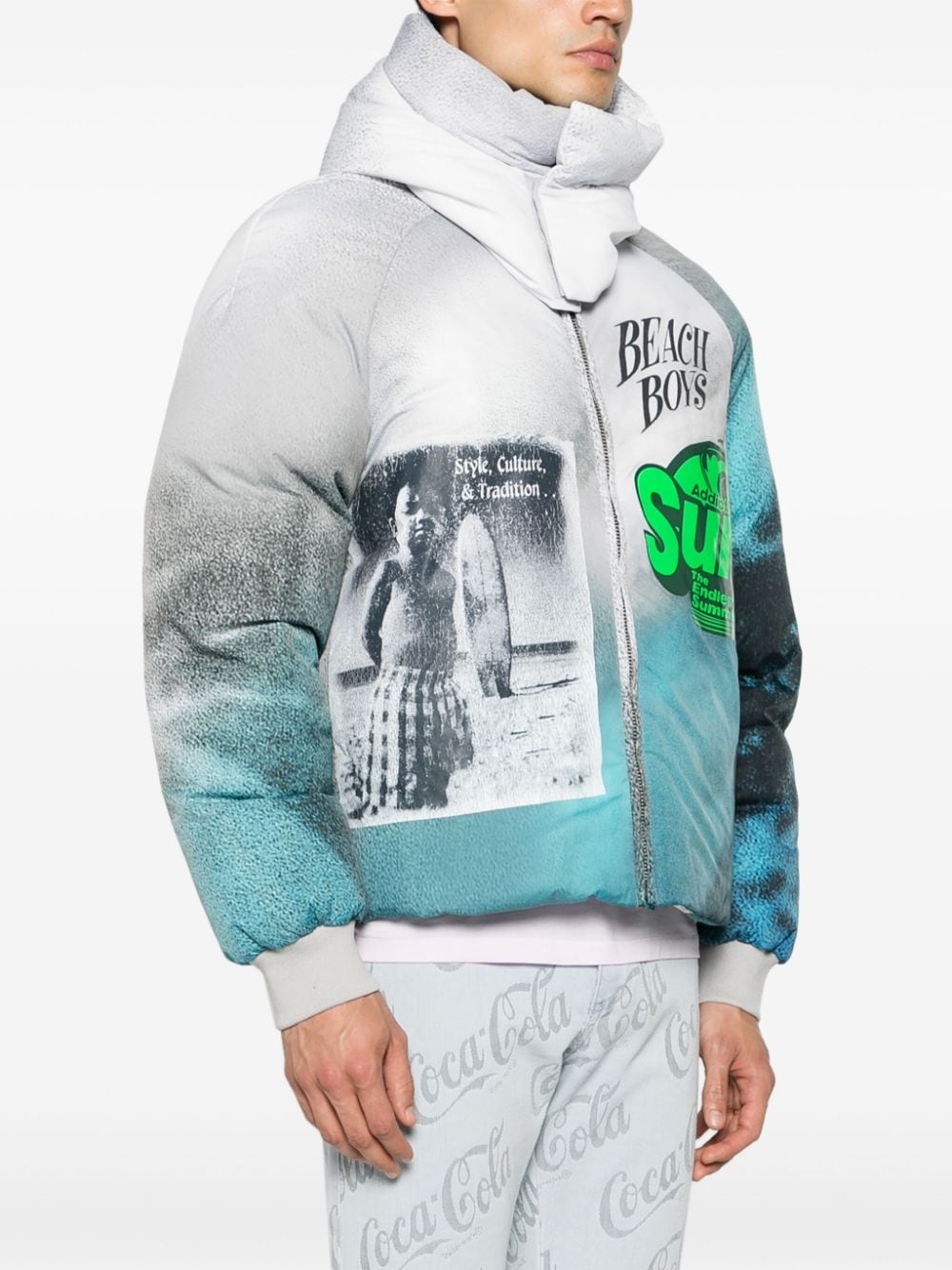 graphic-print hooded puffer jacket - 4