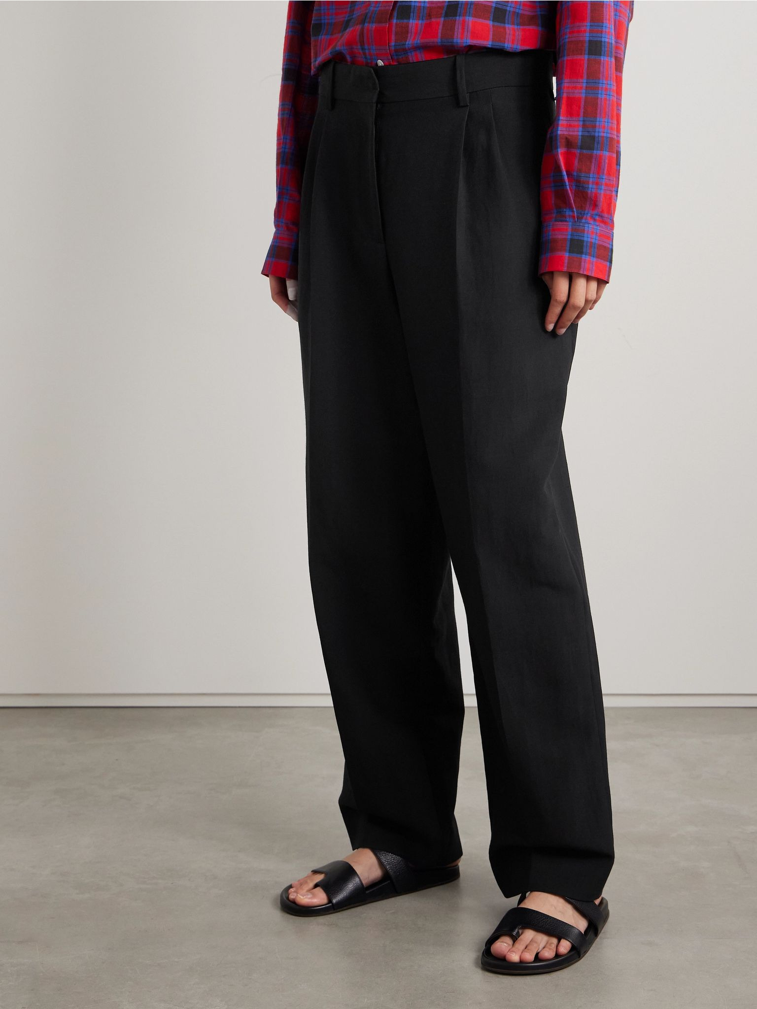 Lilas pleated wool-blend twill tapered pants Black - 3