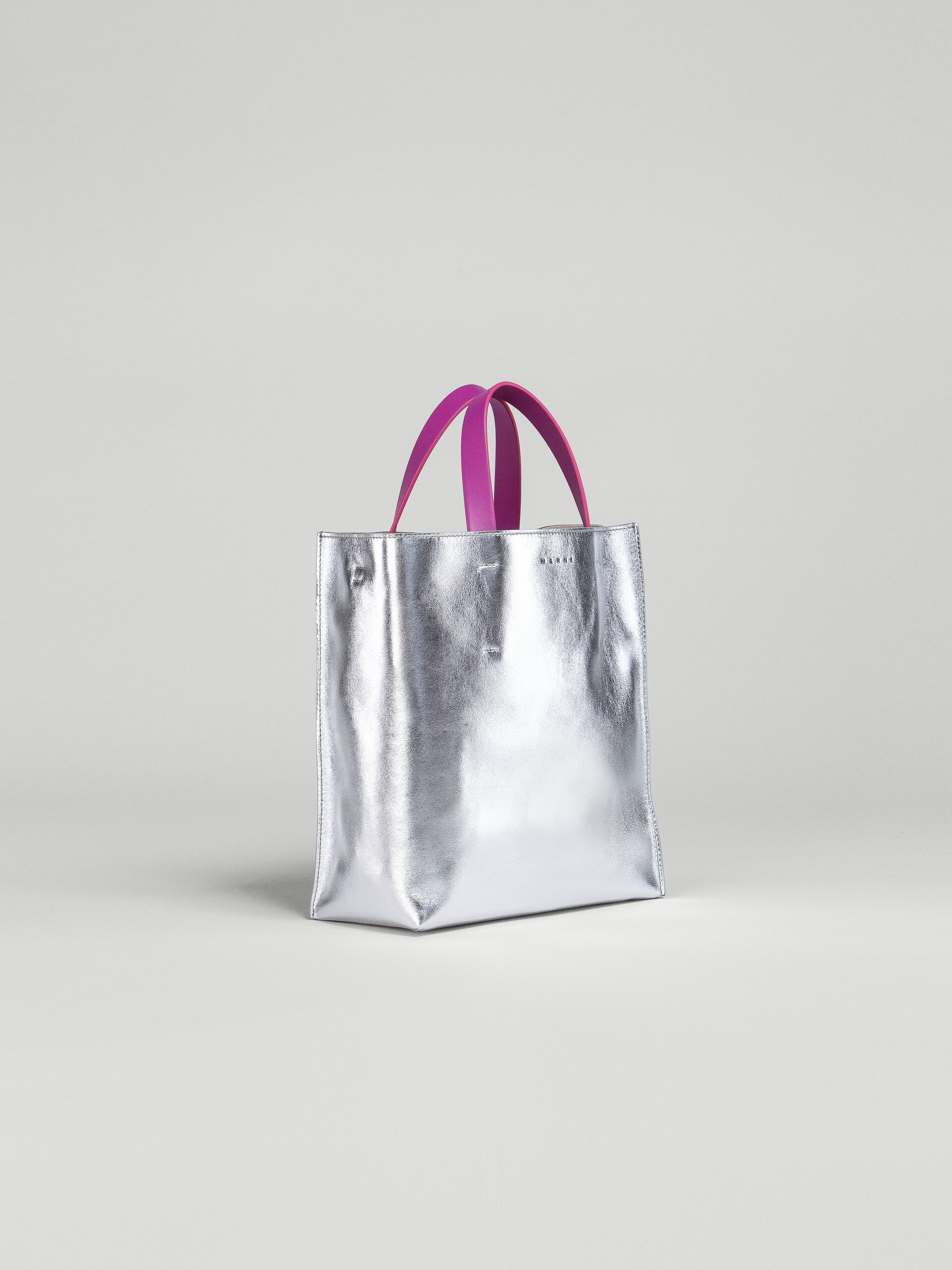 MUSEO SOFT SMALL BAG IN SILVER AND BLACK METALLIC LEATHER - 5