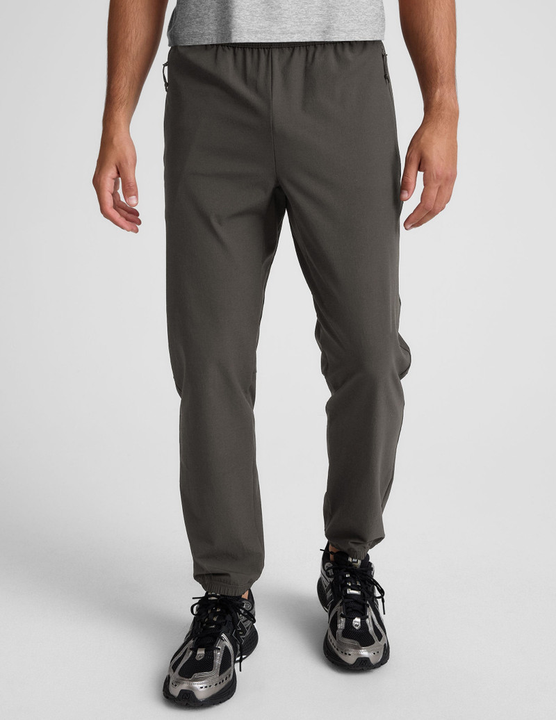 BEYOND YOGA On The Go Men's Jogger outlook