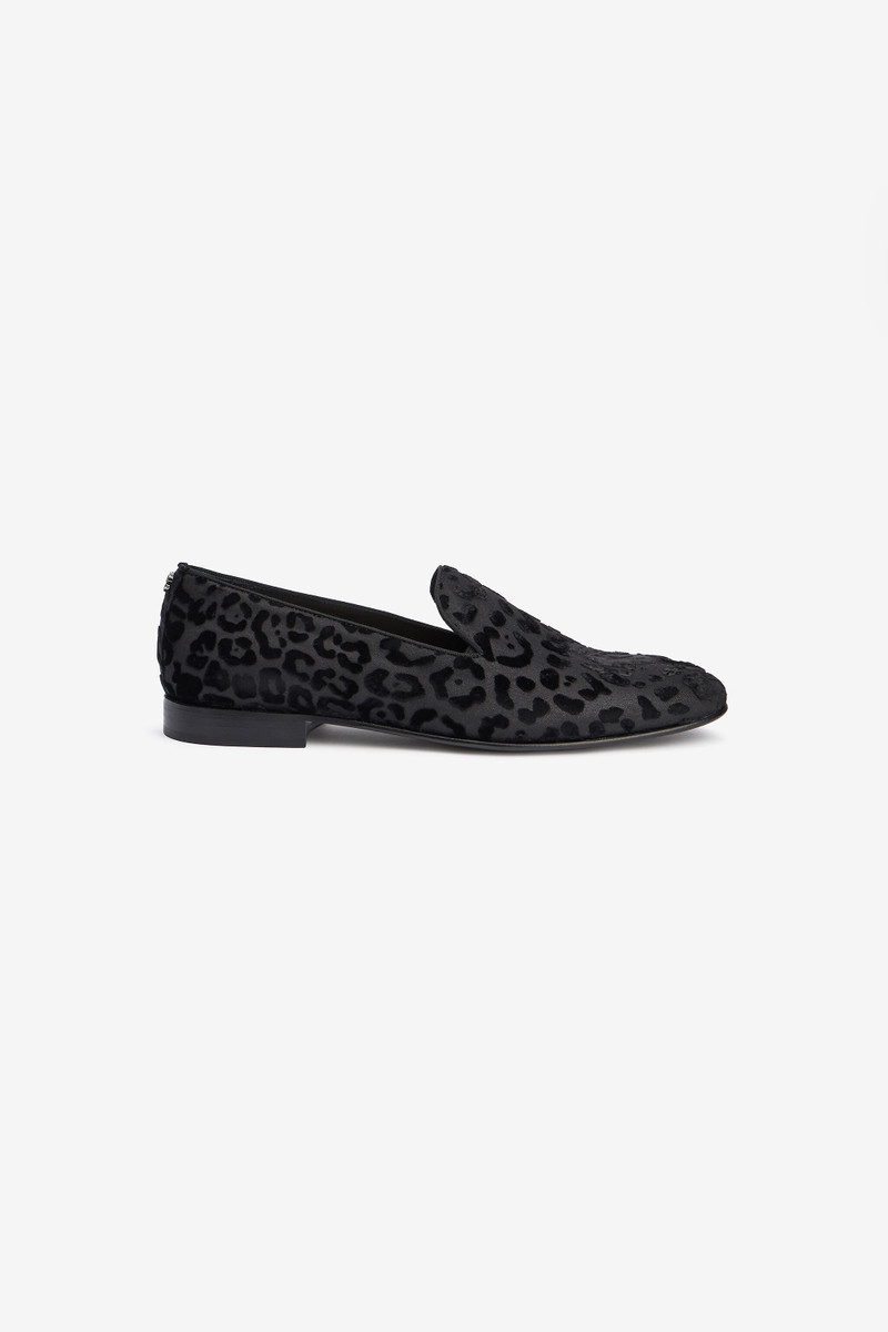 Black slippers with Jaguar skin print 1