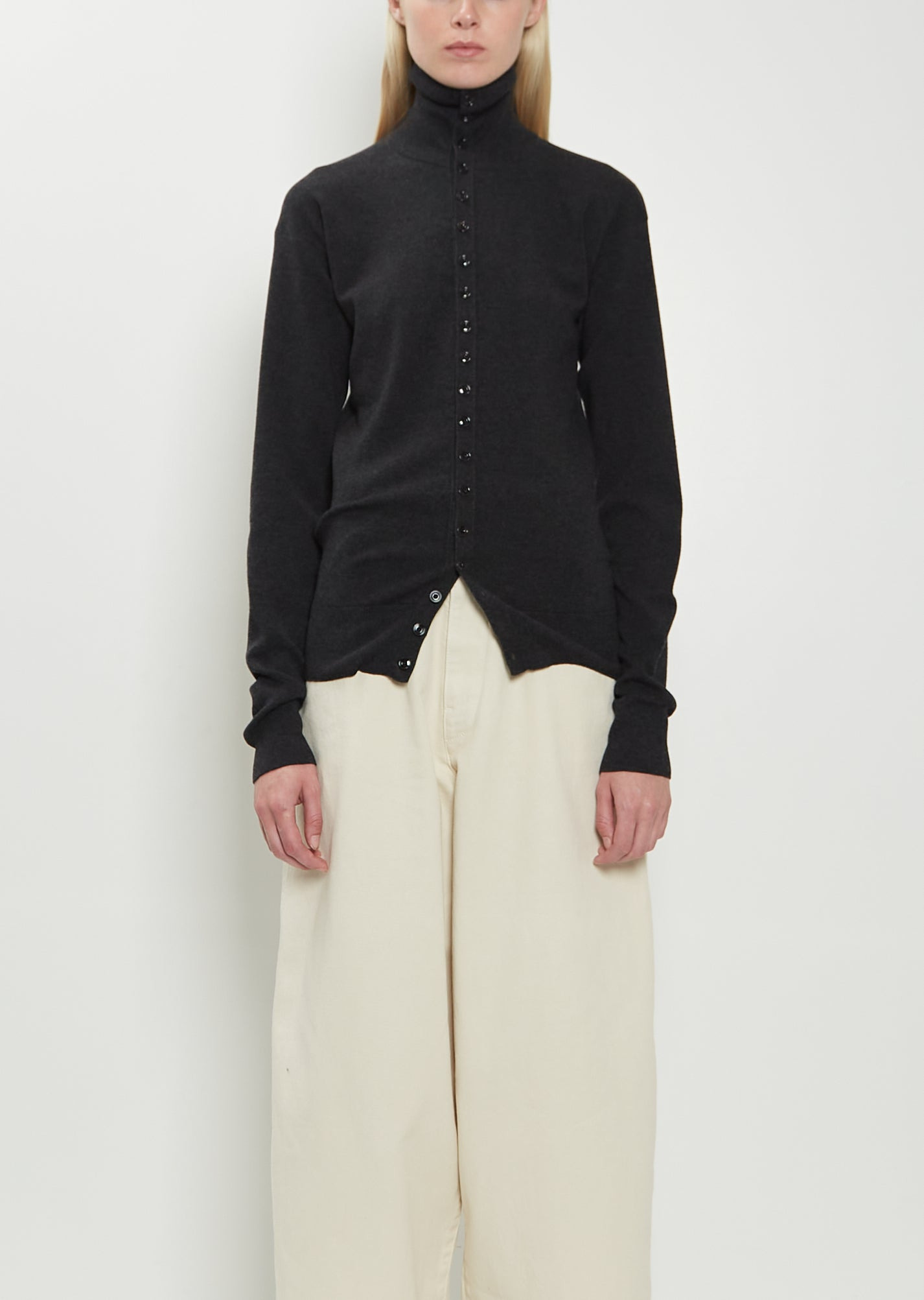 Buttons Fitted Wool Cardigan - 1