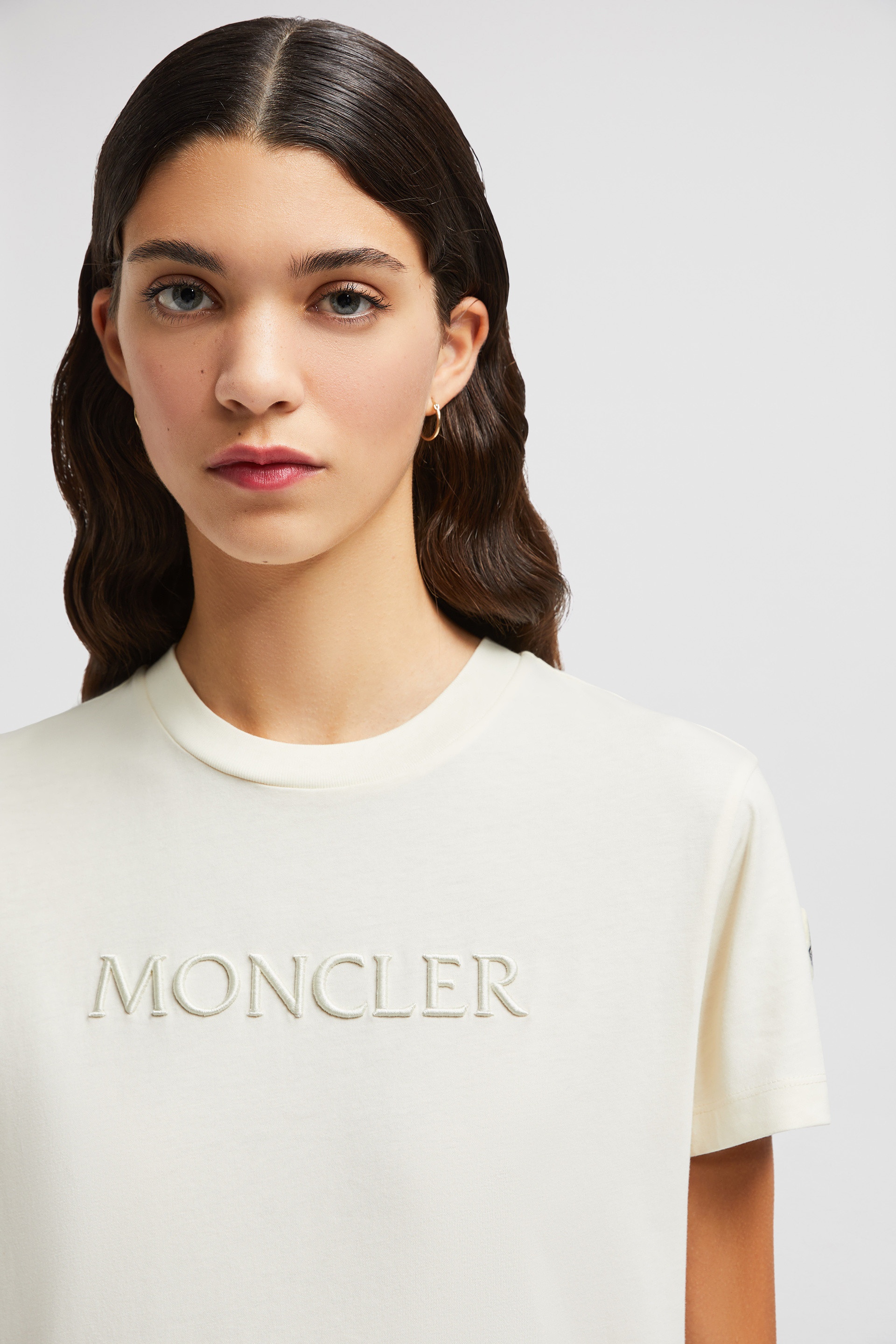 Moncler Logo Embroidery T-Shirt White | wananluxury | REVERSIBLE