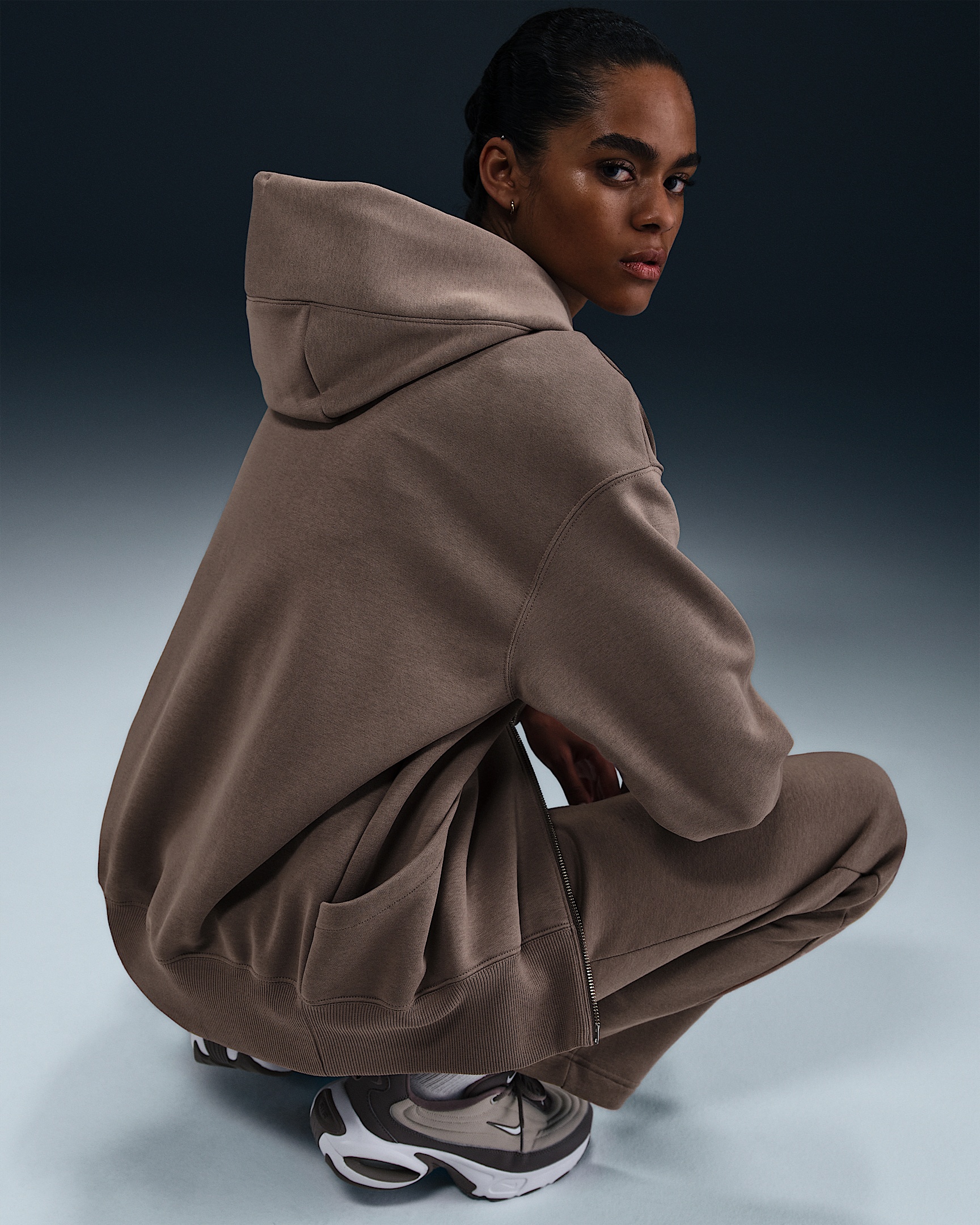 Nike Sportswear Phoenix Fleece Women's Oversized Full-Zip Hoodie - 2