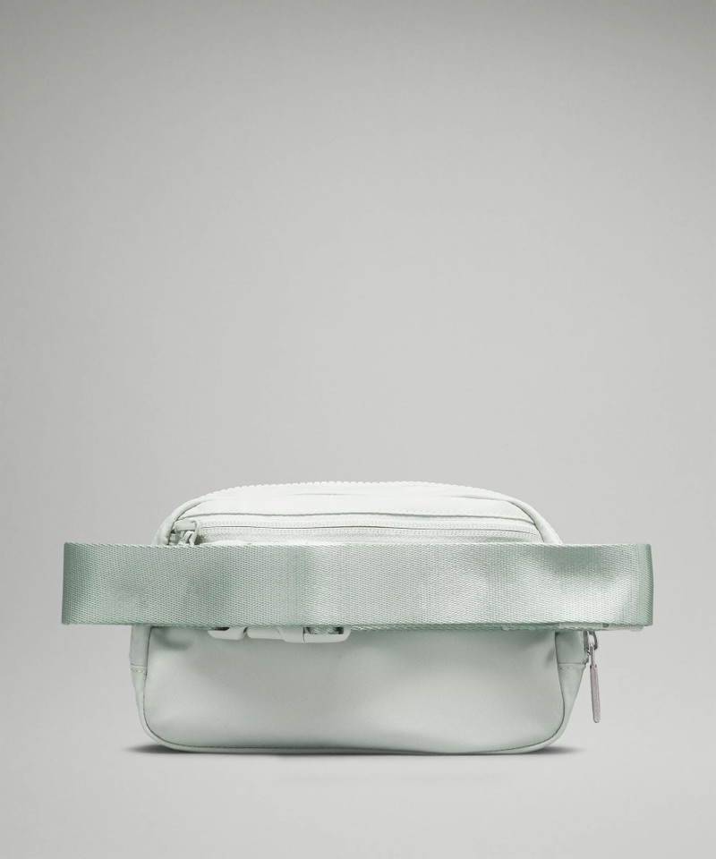 Everywhere Belt Bag 1L 3