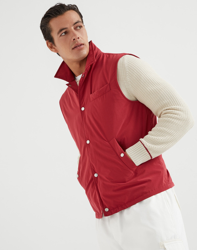Water-resistant microfiber vest with Thermore® padding and shirt-style collar 1