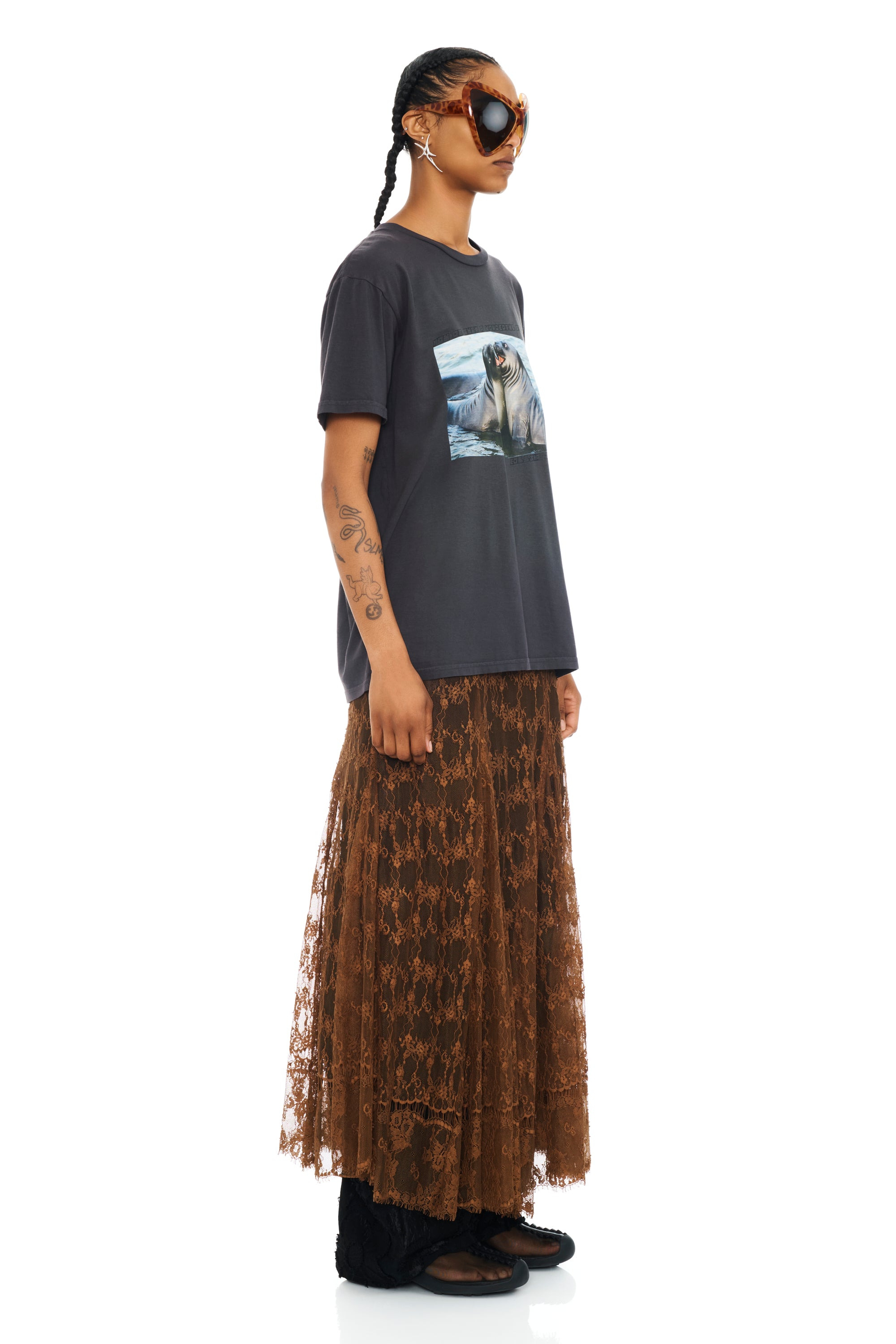 WONDERFUL FRIEND GRAPHIC TEE - 4
