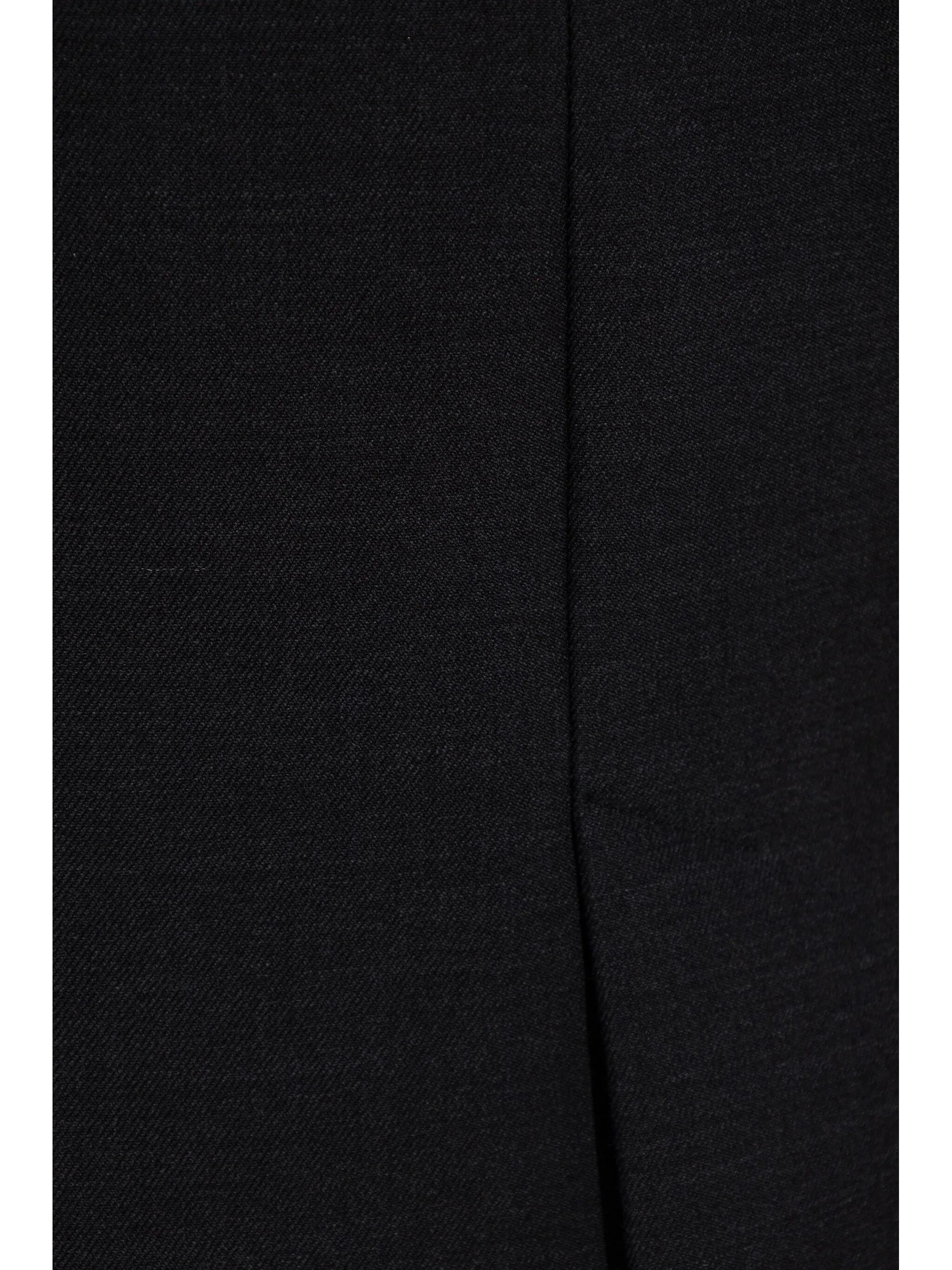Slit-detail Pencil Skirt - 3